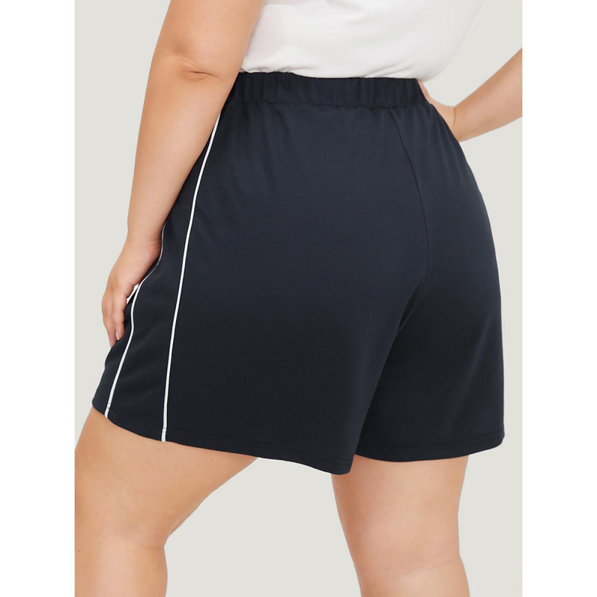 Plus Size Plain Seam Detail Pocket Knotted Shorts Women Indigo Casual Plain Dailywear Shorts BloomChic 26/4X Product Image