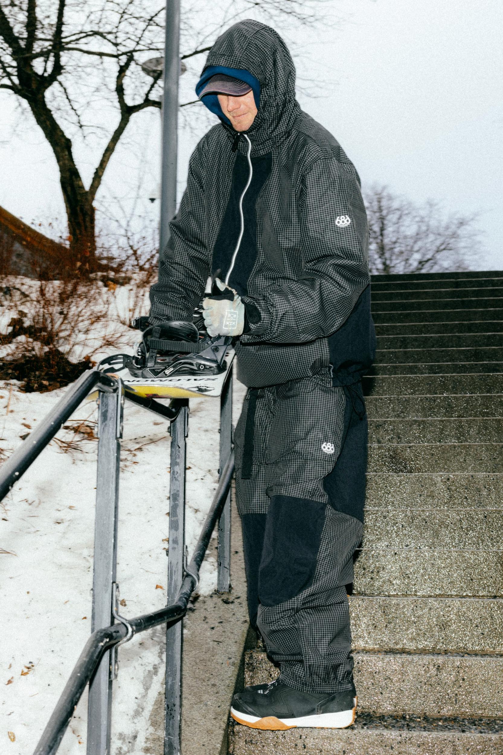 686 Men's Ghost 2.5L Anorak Male Product Image