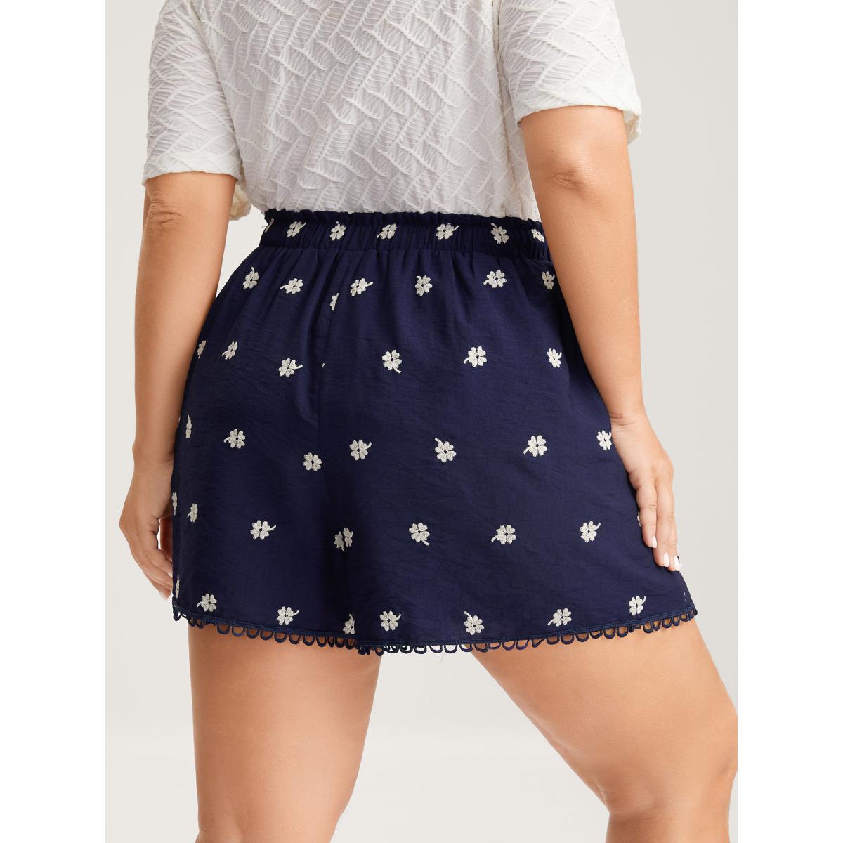 Plus Size Floral Embroidered Drawstring Wide Leg Shorts Women Indigo Casual Embroidered Wide Leg Everyday-Casual Shorts BloomChic 14-16/1X Product Image