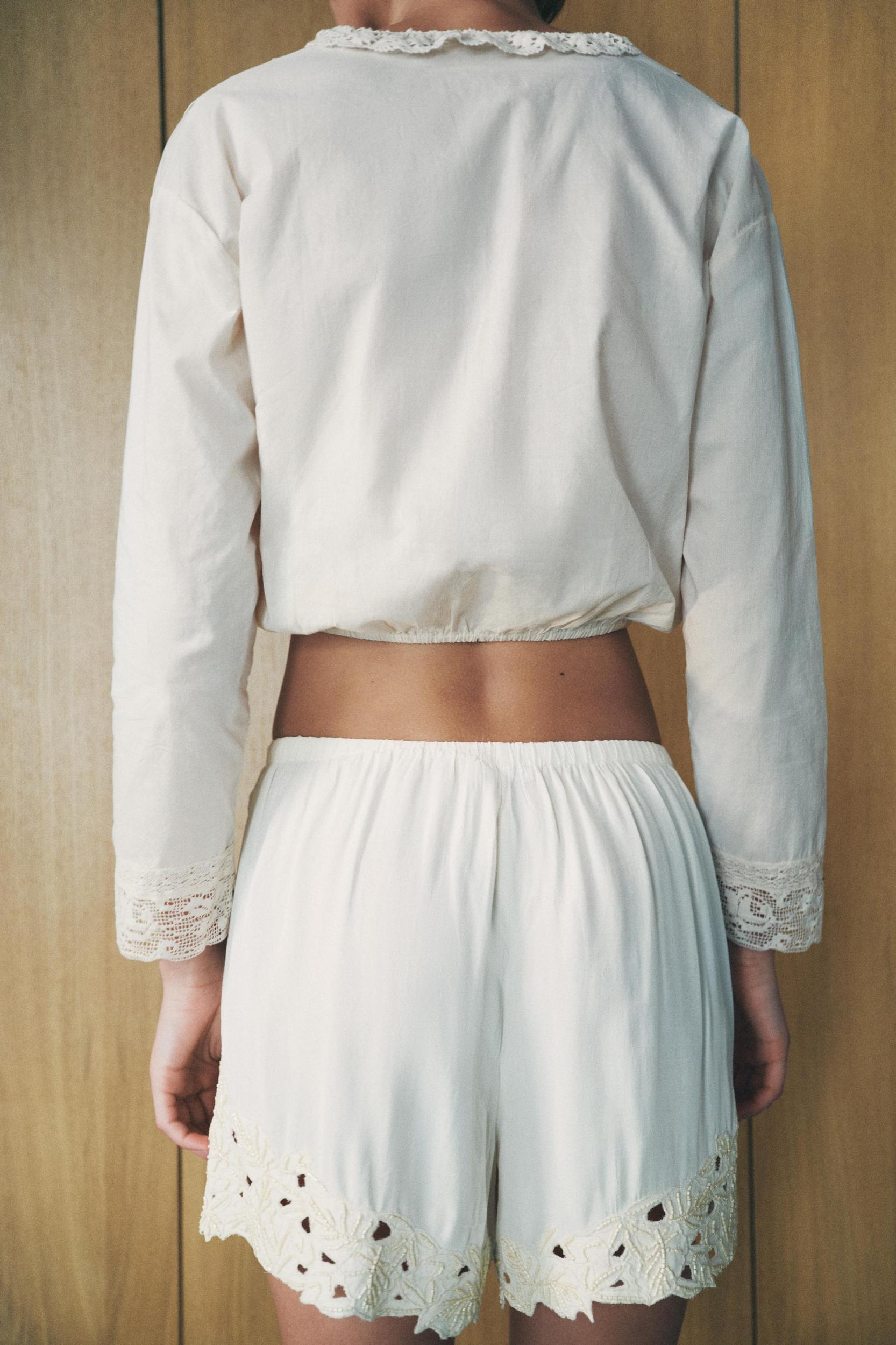 LACE TRIM SHIRT Product Image