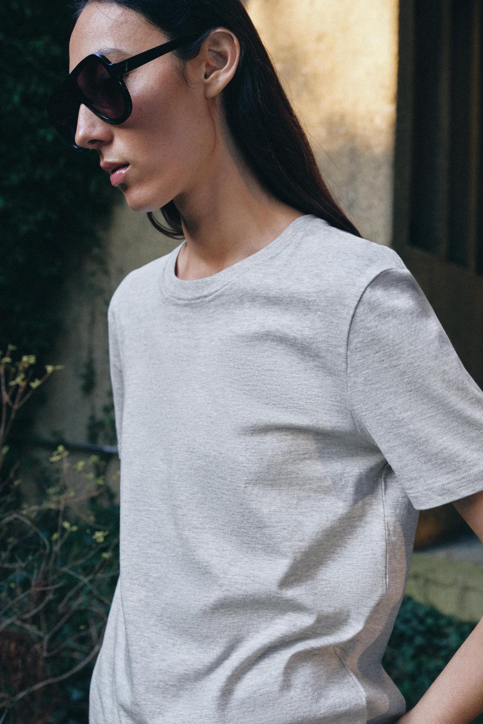 BASIC COTTON T-SHIRT Product Image