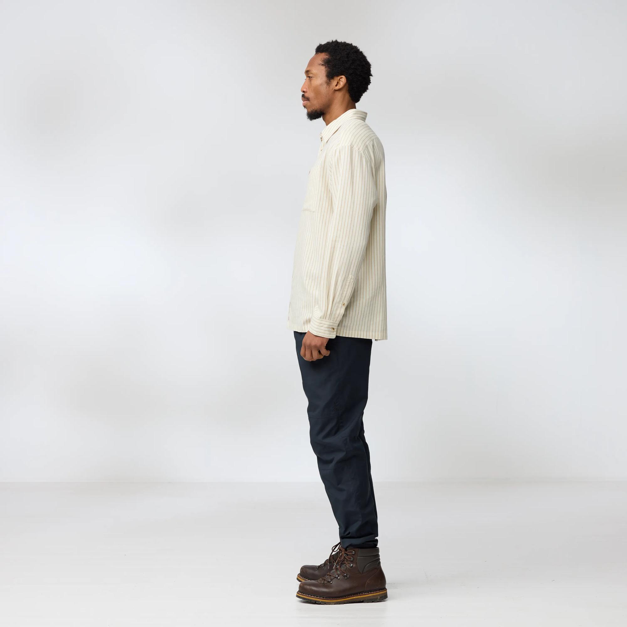 Övik Relaxed Hemp Shirt LS M Product Image
