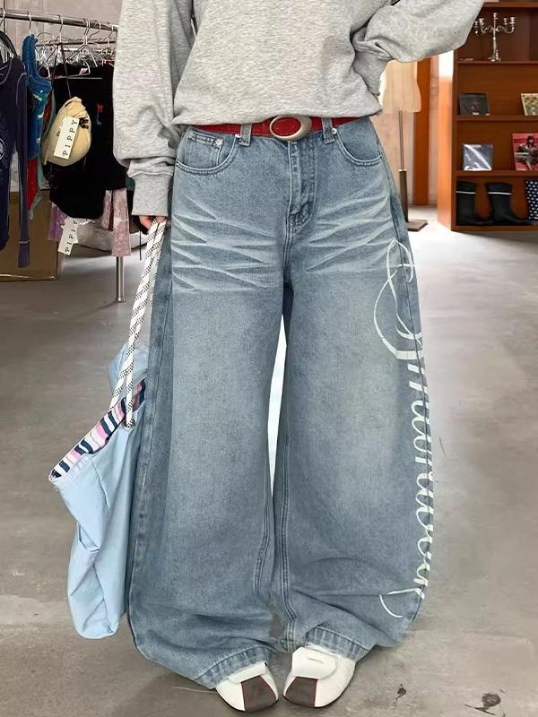 Retro Letter Print Boyfriend Jeans Product Image