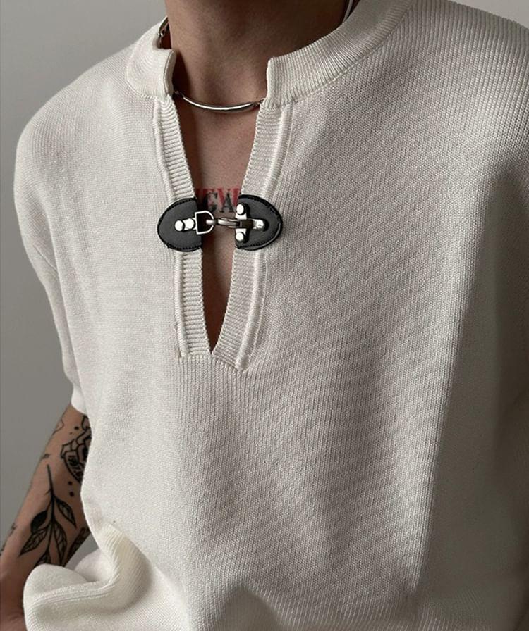 Short Sleeve Notch Neck Plain Buckle Knit Top Product Image