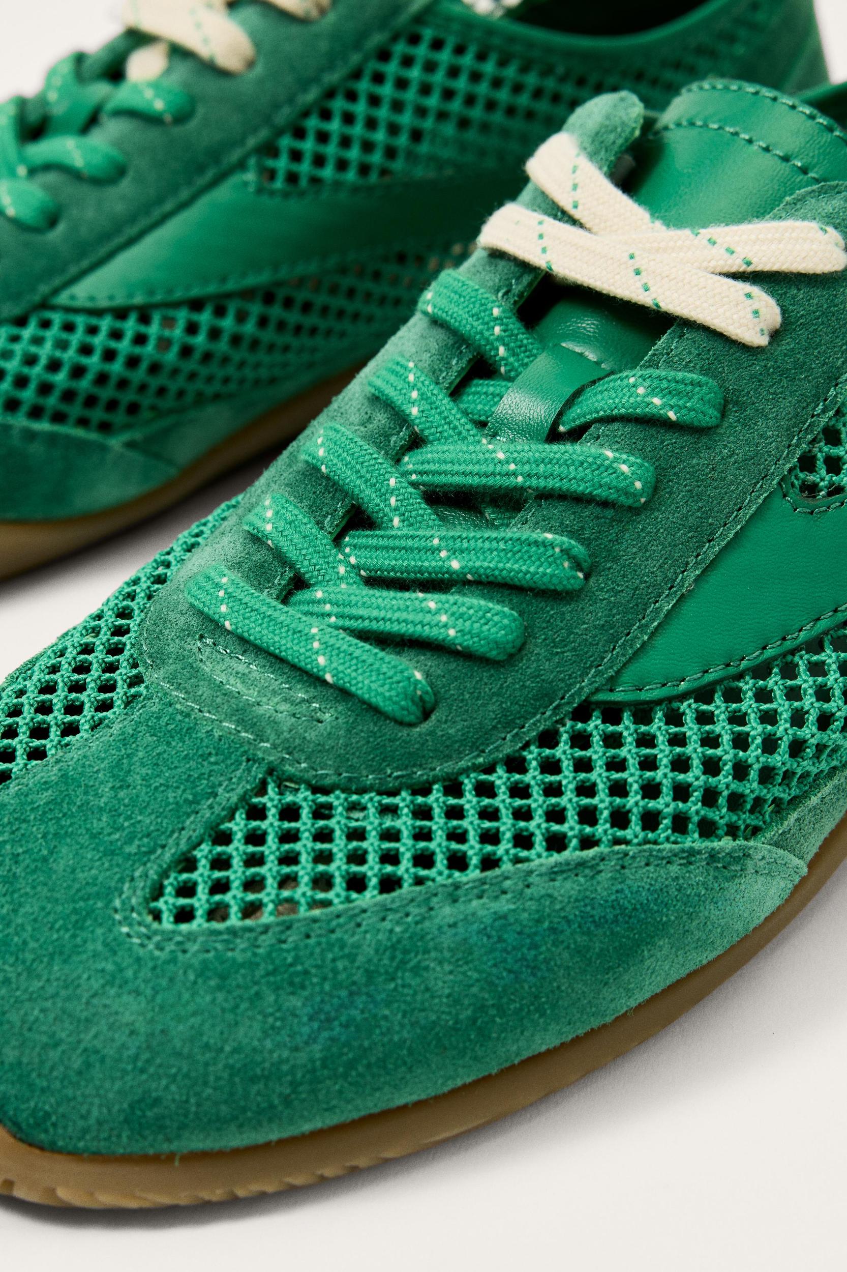 LIMITED EDITION RETRO STYLE SNEAKERS Product Image