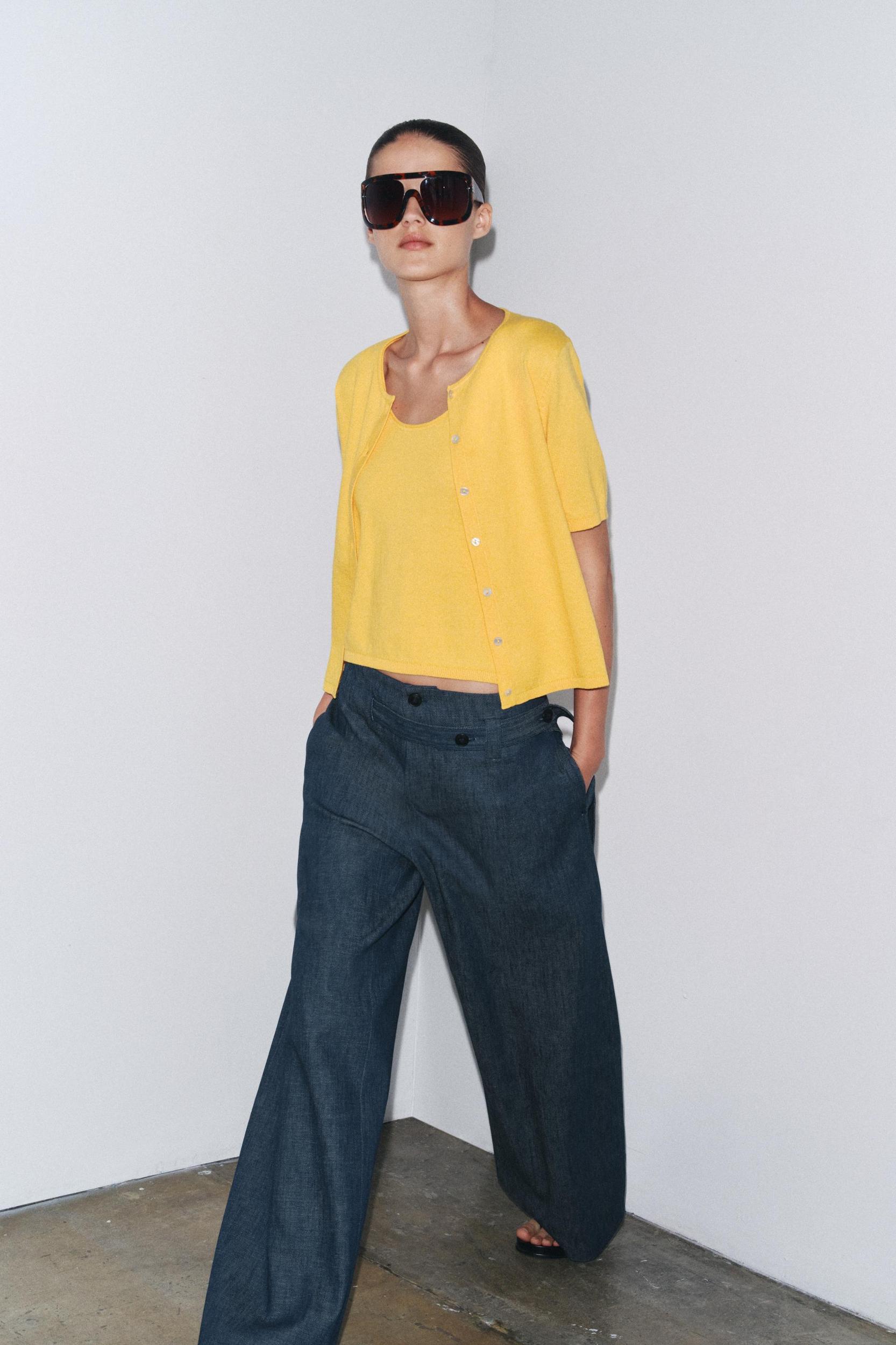 SMOOTH KNIT CARDIGAN Product Image