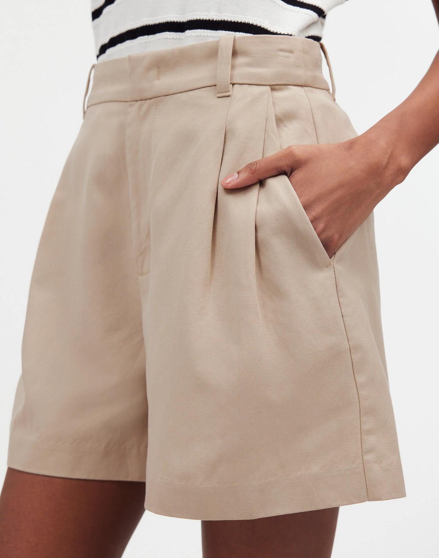 The Harlow Short in Drapey Twill Product Image