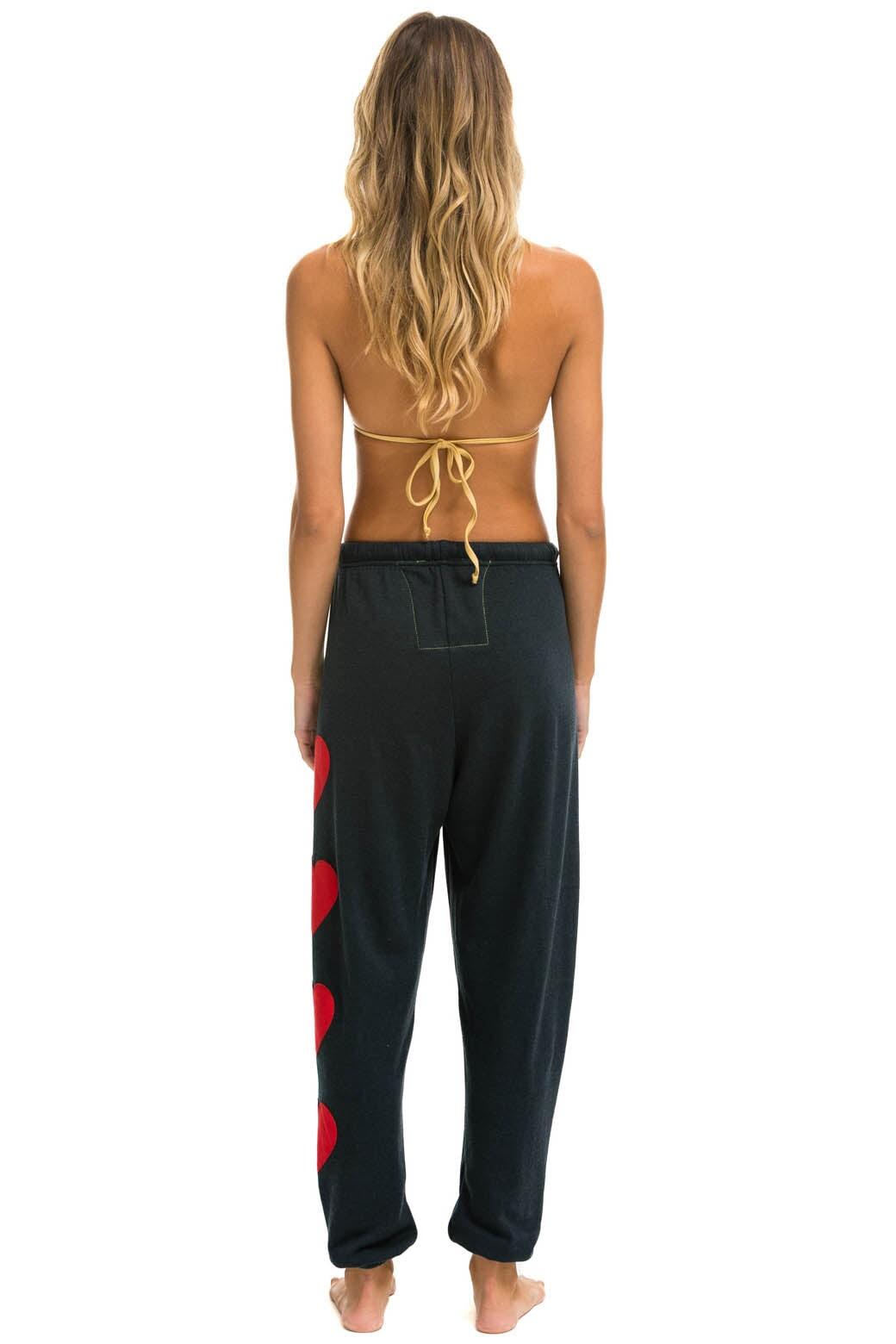 HEART STITCH 4 SWEATPANTS - CHARCOAL Female Product Image
