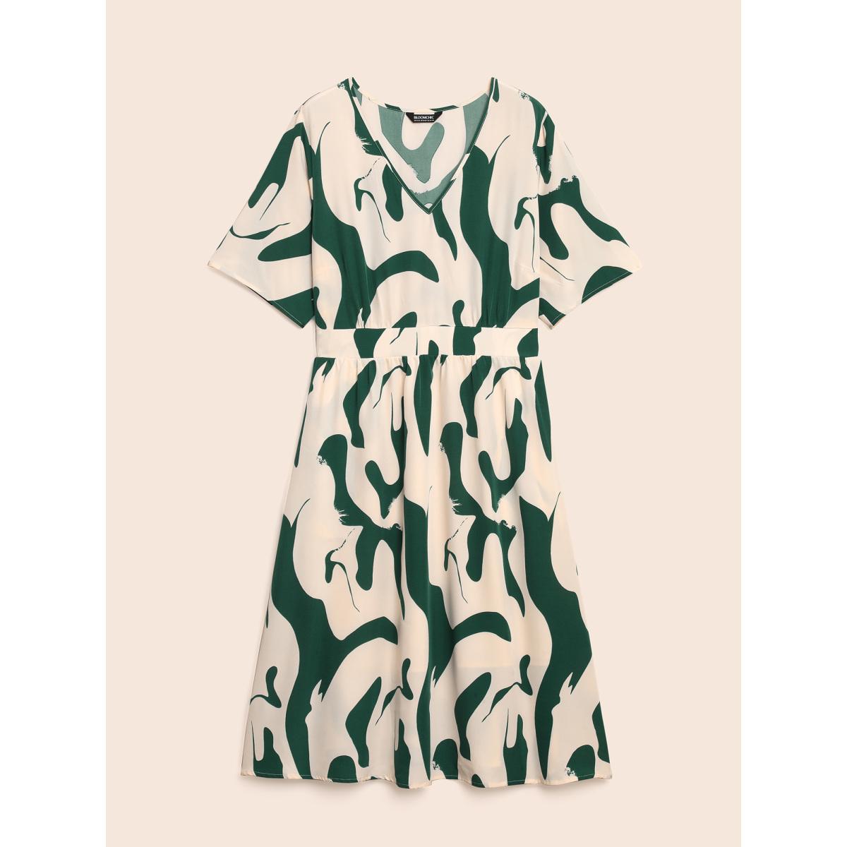 Plus Size Geometric Print Shirred Gathered Dress Emerald Women At the Office Gathered V-neck Half Sleeve Curvy BloomChic 22-24/3X Product Image