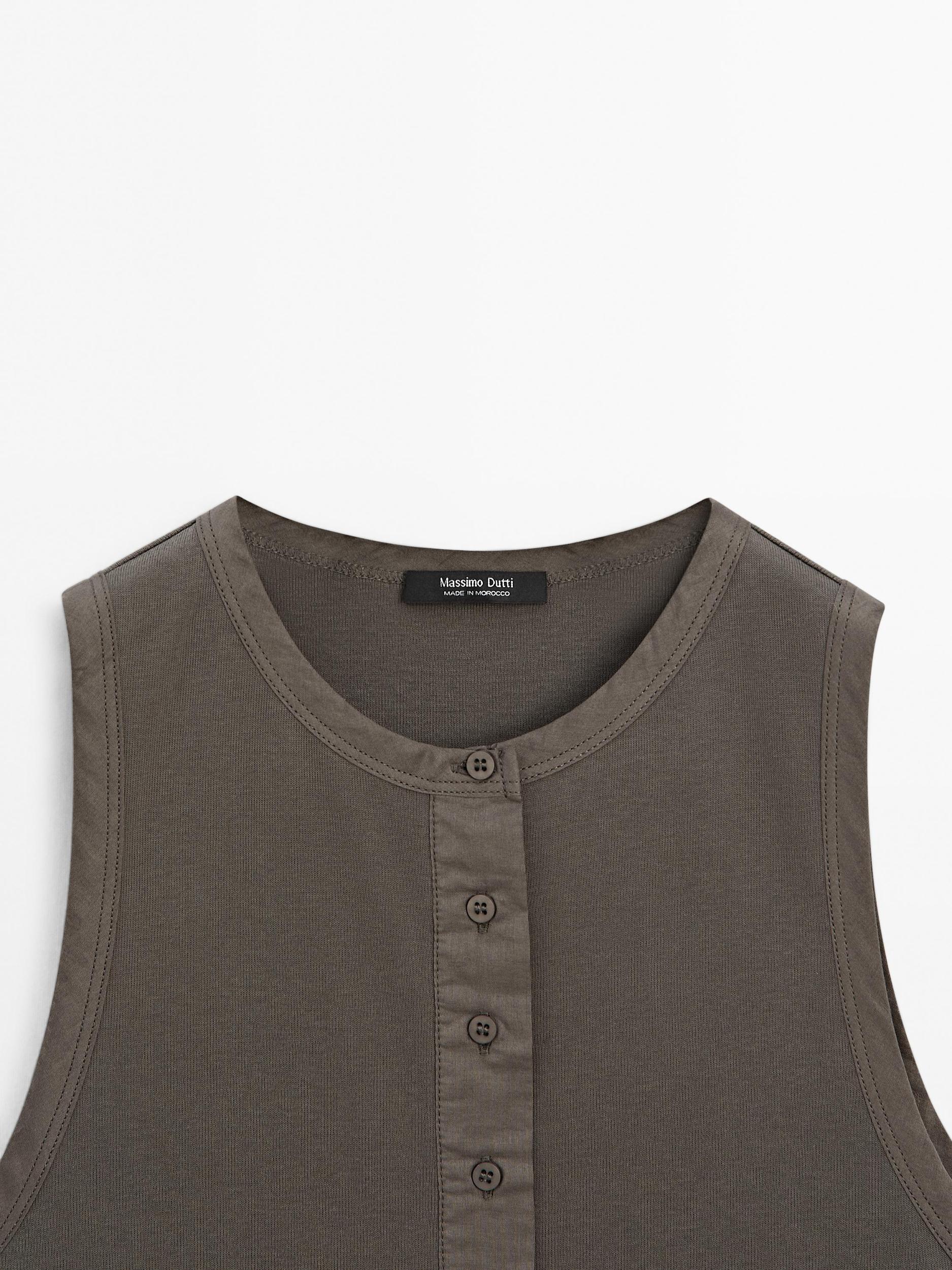 Top with contrast trim detail Product Image