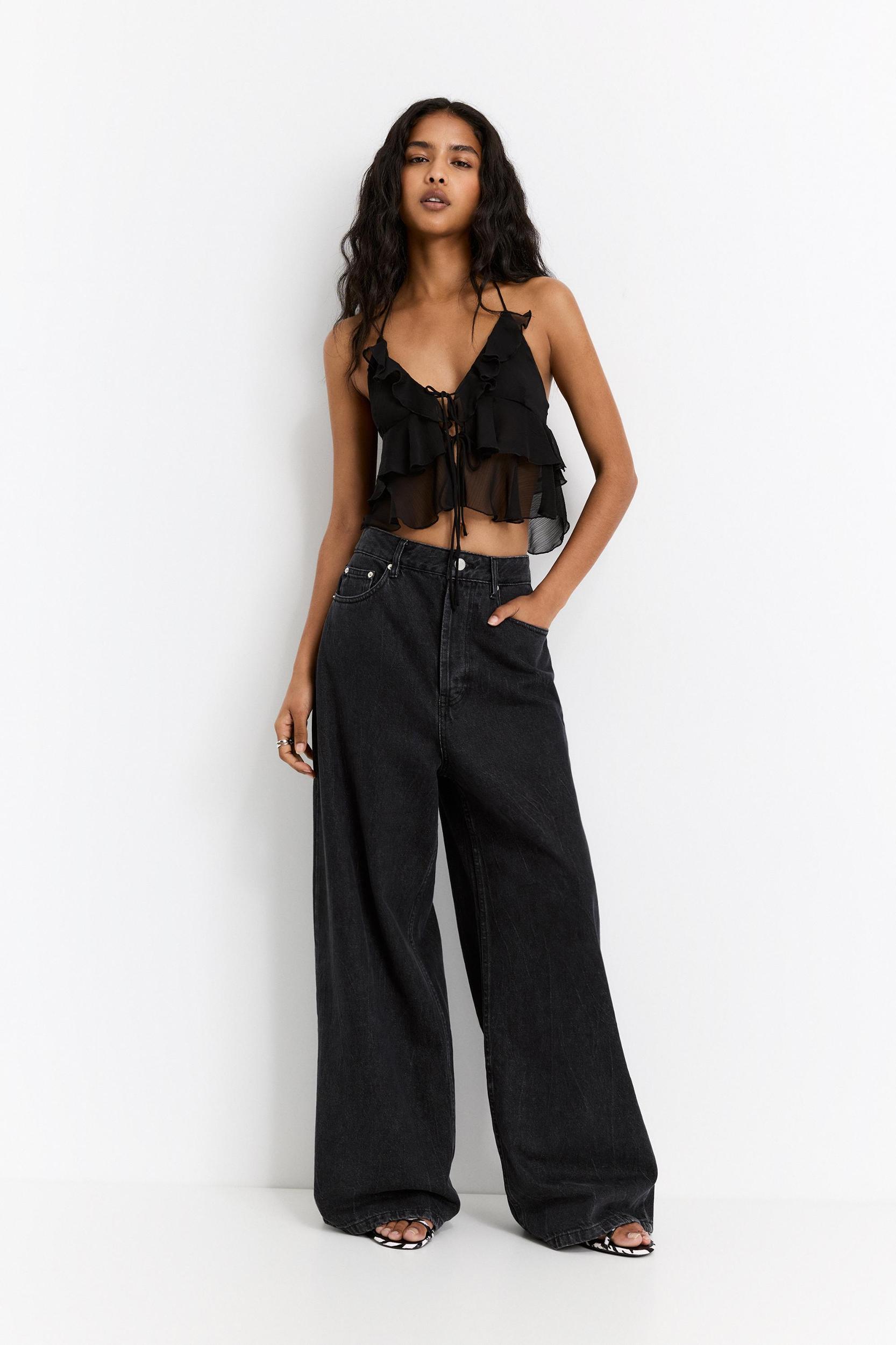 Ruffled top with bow Product Image