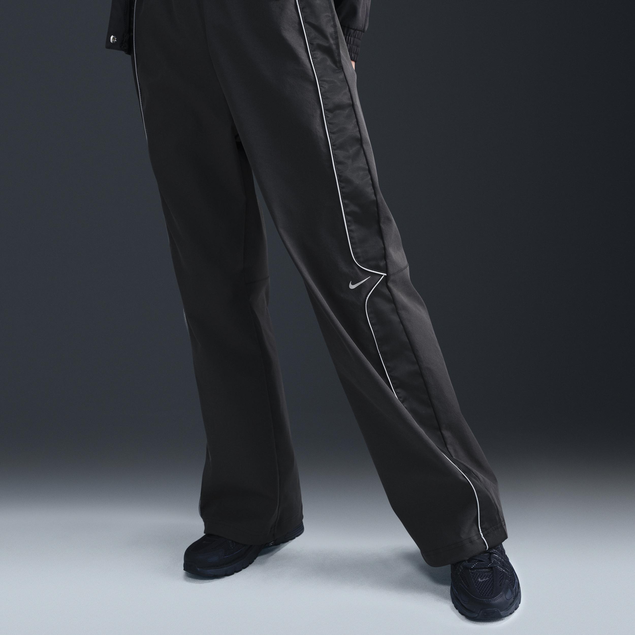 Nike Sportswear Women's Woven Pants Product Image