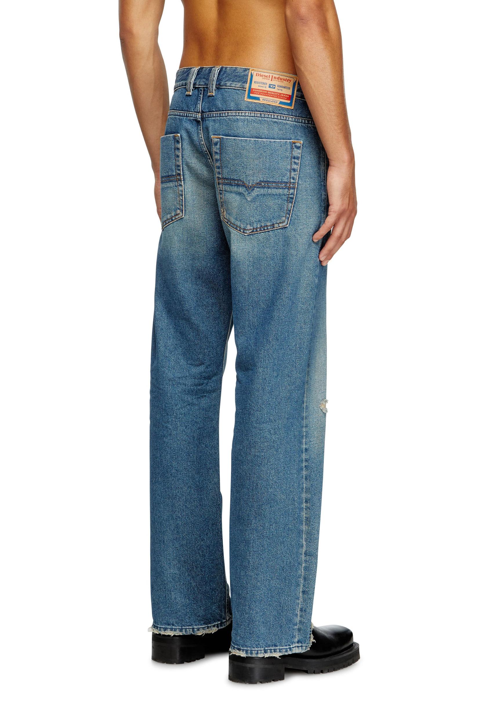 Relaxed Jeans 1980 D-Eeper 09J79 Product Image