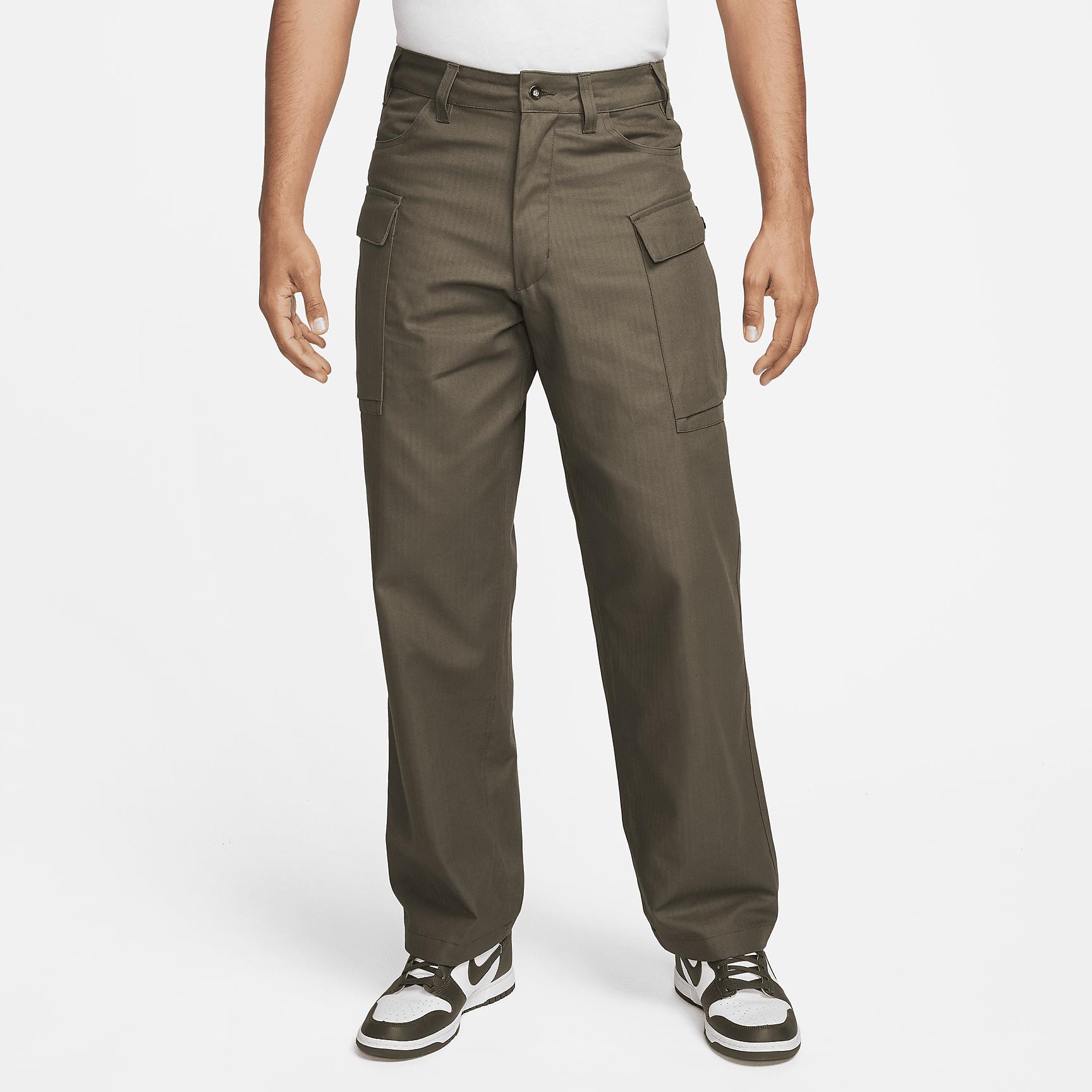 Nike Life Men's Cargo Pants Product Image