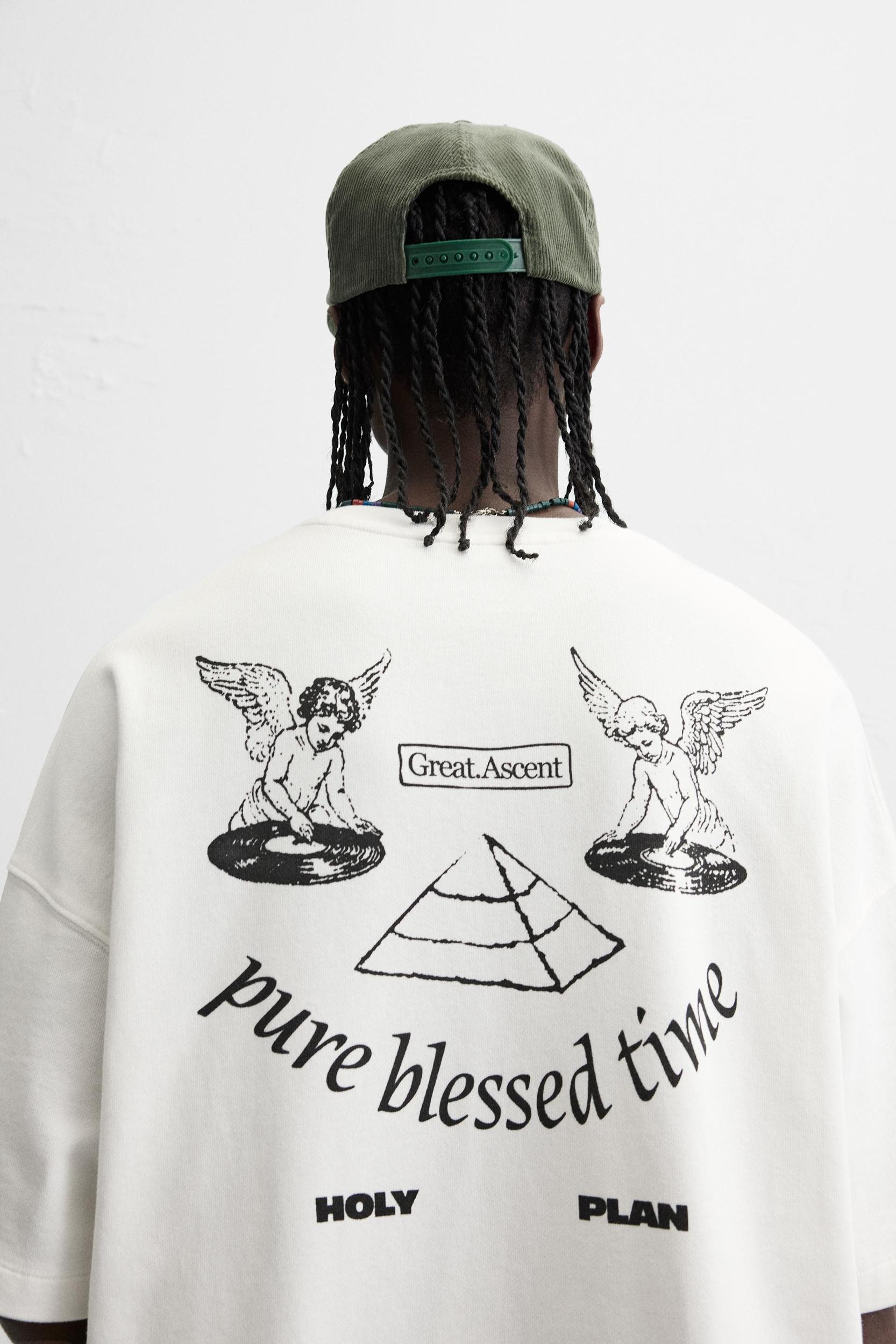 GRAPHIC PRINT SWEATSHIRT Product Image