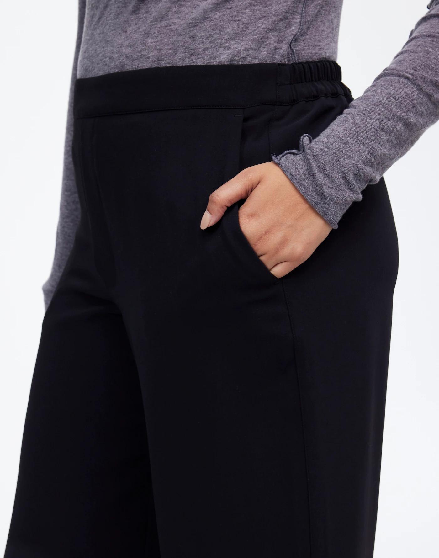 Pull-On Straight Pants in Crepe Product Image