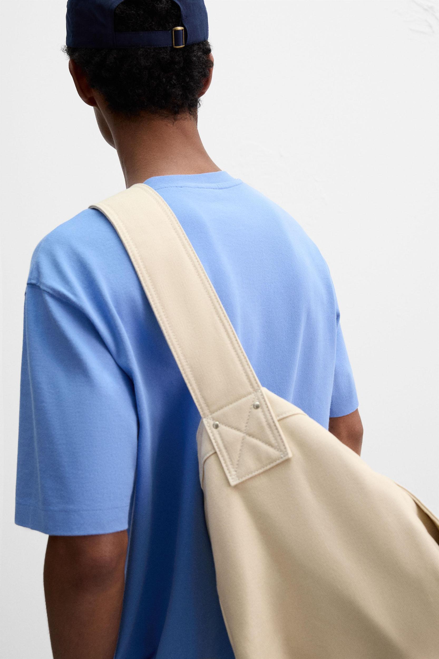 WOVEN SHOULDER BAG Product Image