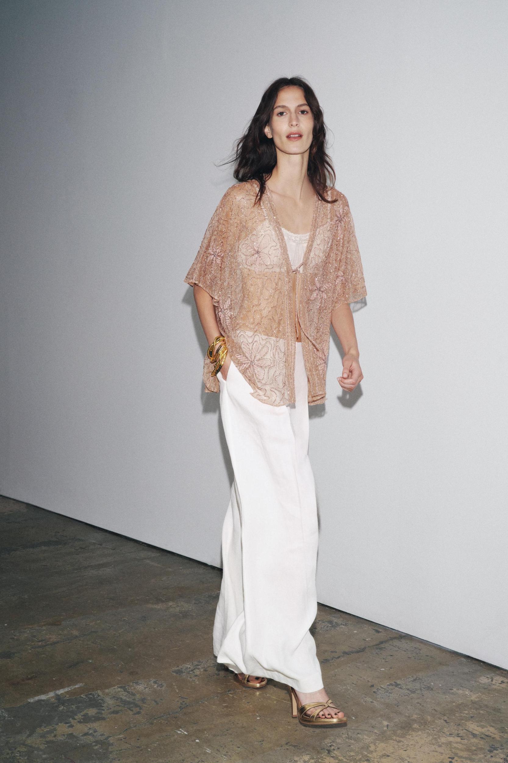 EMBROIDERED BLOUSE ZW COLLECTION Product Image