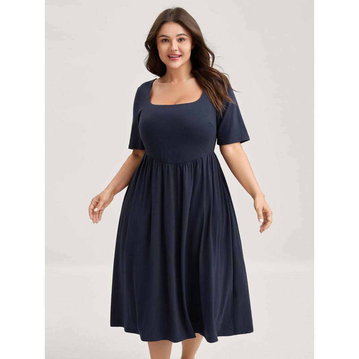 Plus Size Scoop Neck Stretch Solid Pockets Midi Dress Indigo Women Leisure U-neck Short sleeve Curvy BloomChic 14-16/1X Product Image