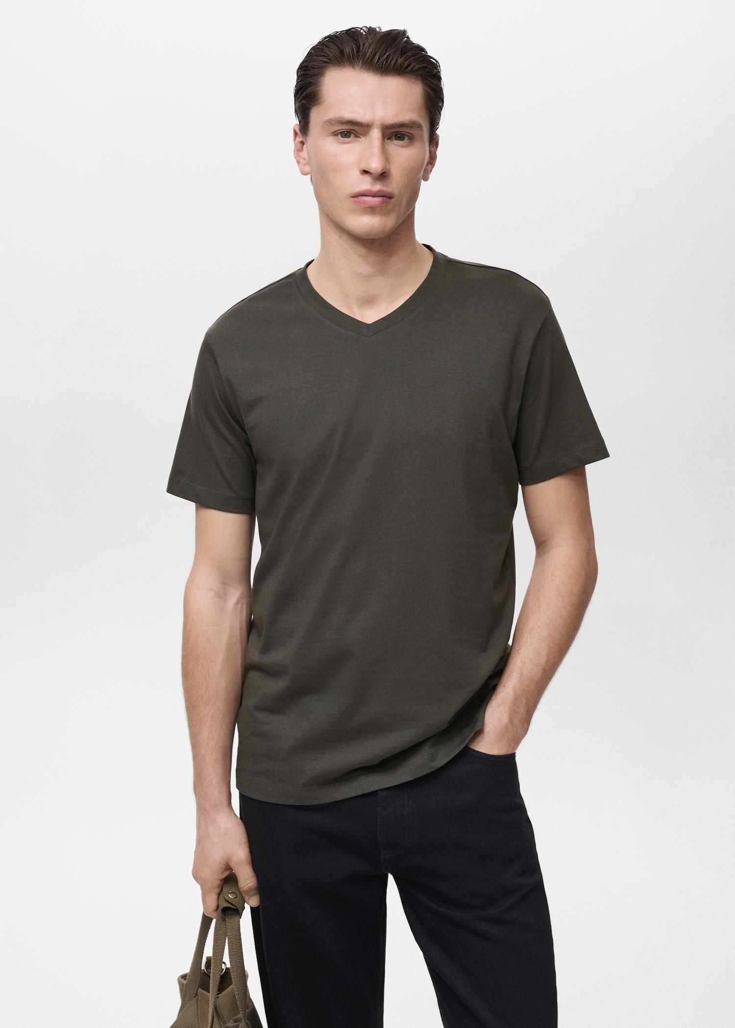 V-neck T-shirt - Men | MANGO USA Product Image
