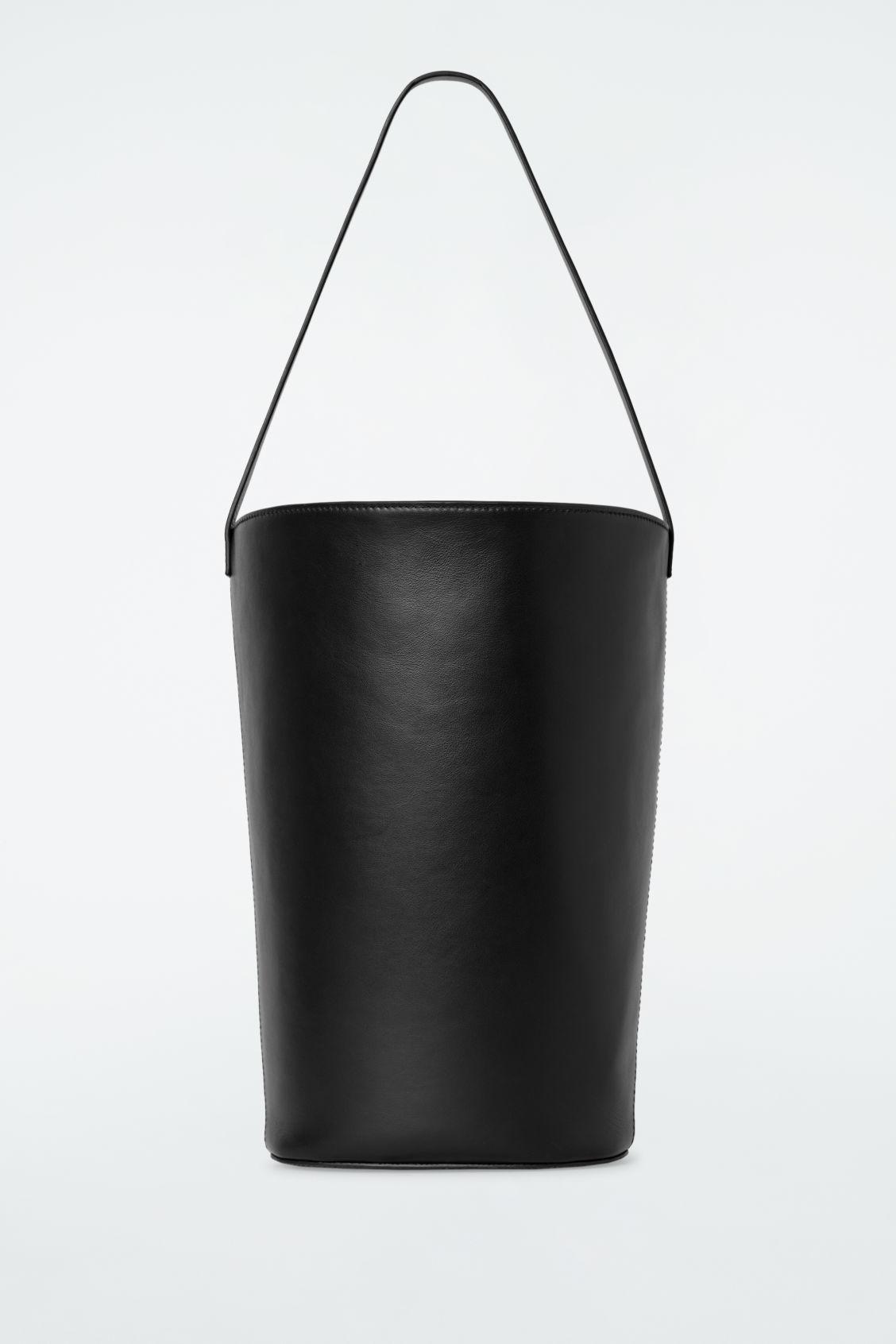 BUCKET BAG - LEATHER Product Image