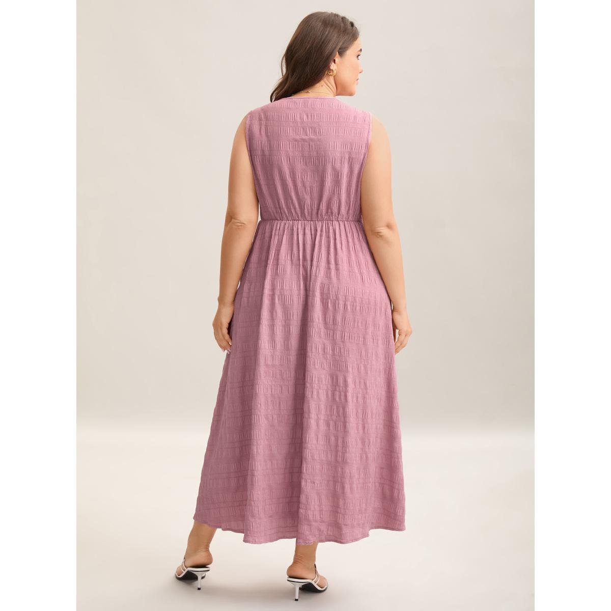 Plus Size Floral Crochet Neck Pockets Midi Dress Beanpastepowder Women Square Neck Cap Sleeve Curvy BloomChic 12/L Product Image