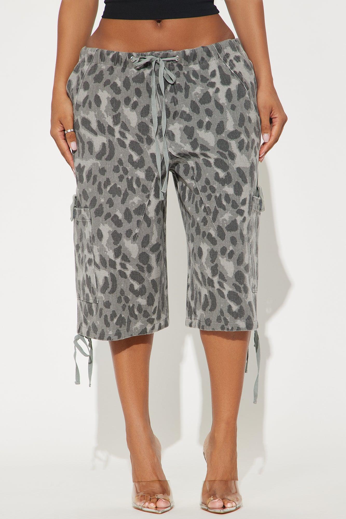 Move In Packs Leopard Bermuda Short - Grey Product Image