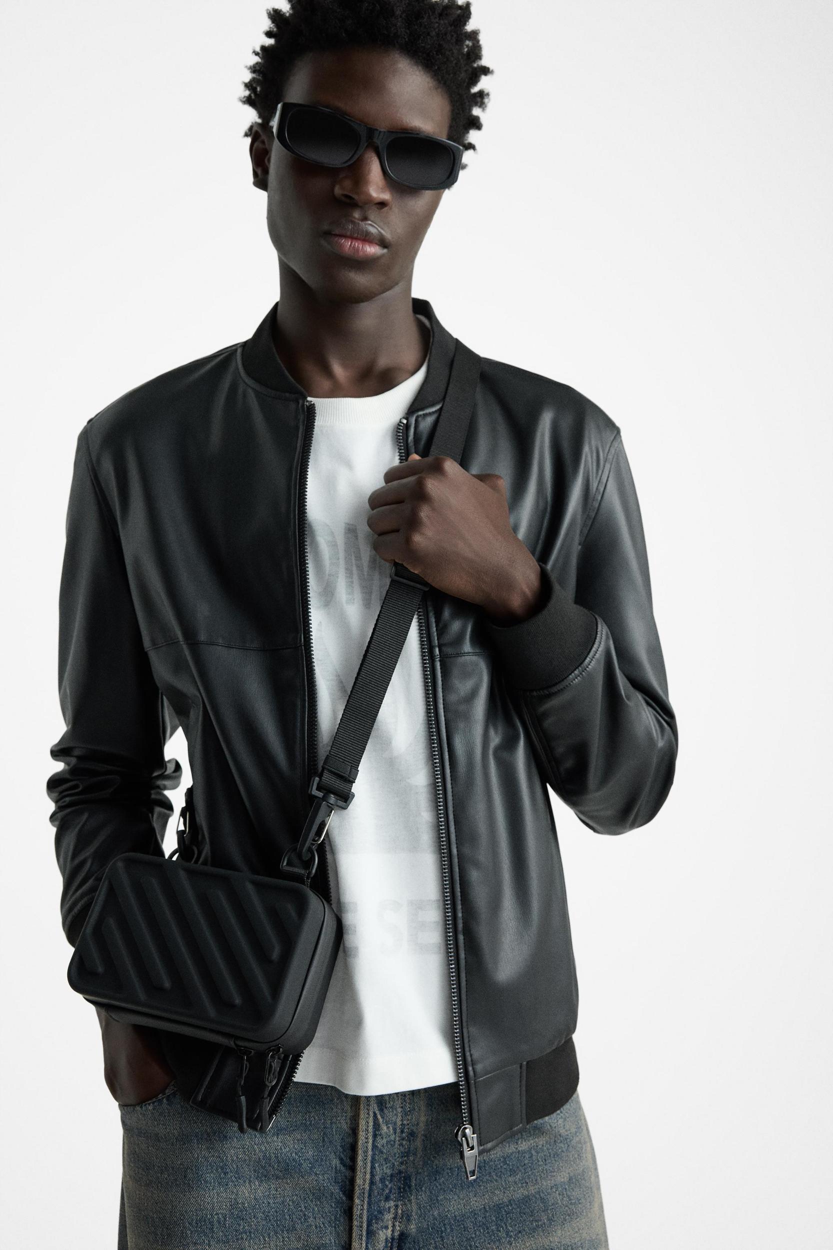 RIGID CROSSBODY BAG Product Image