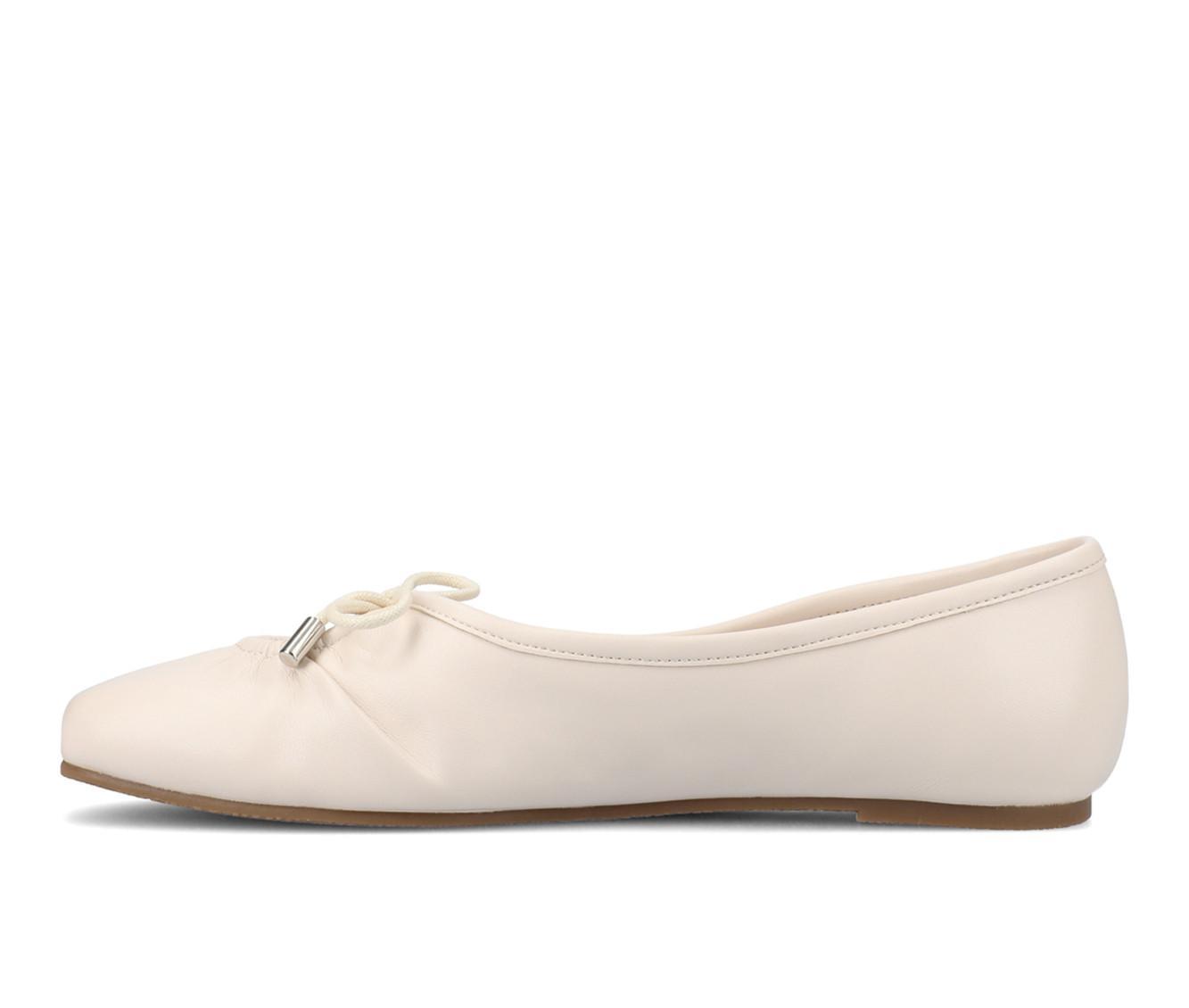 Women's Journee Collection Callee Flats Product Image