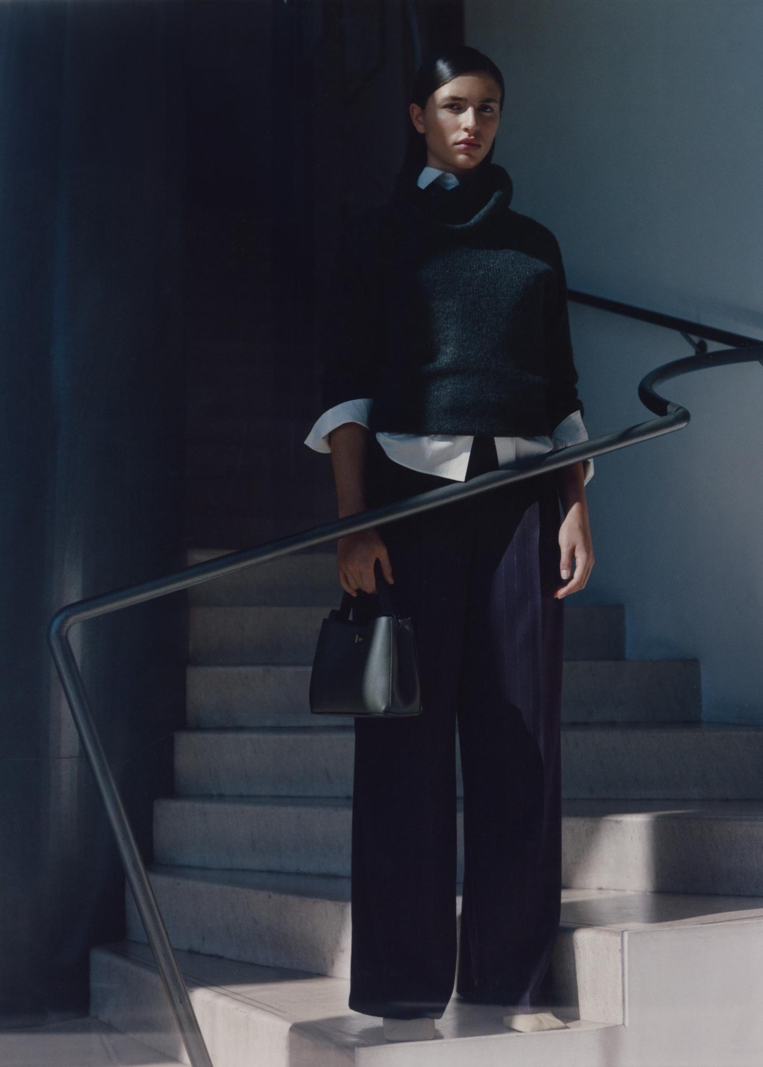 Pinstripe pleated pants - Women | MANGO USA Product Image