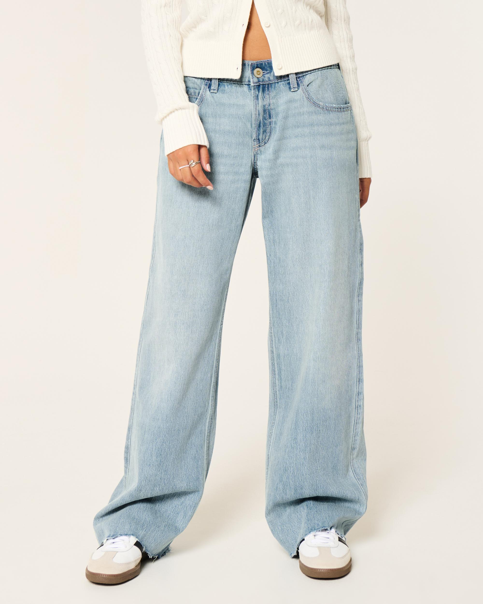 Low-Rise Light Wash Comfort Waistband Baggy Jeans Product Image
