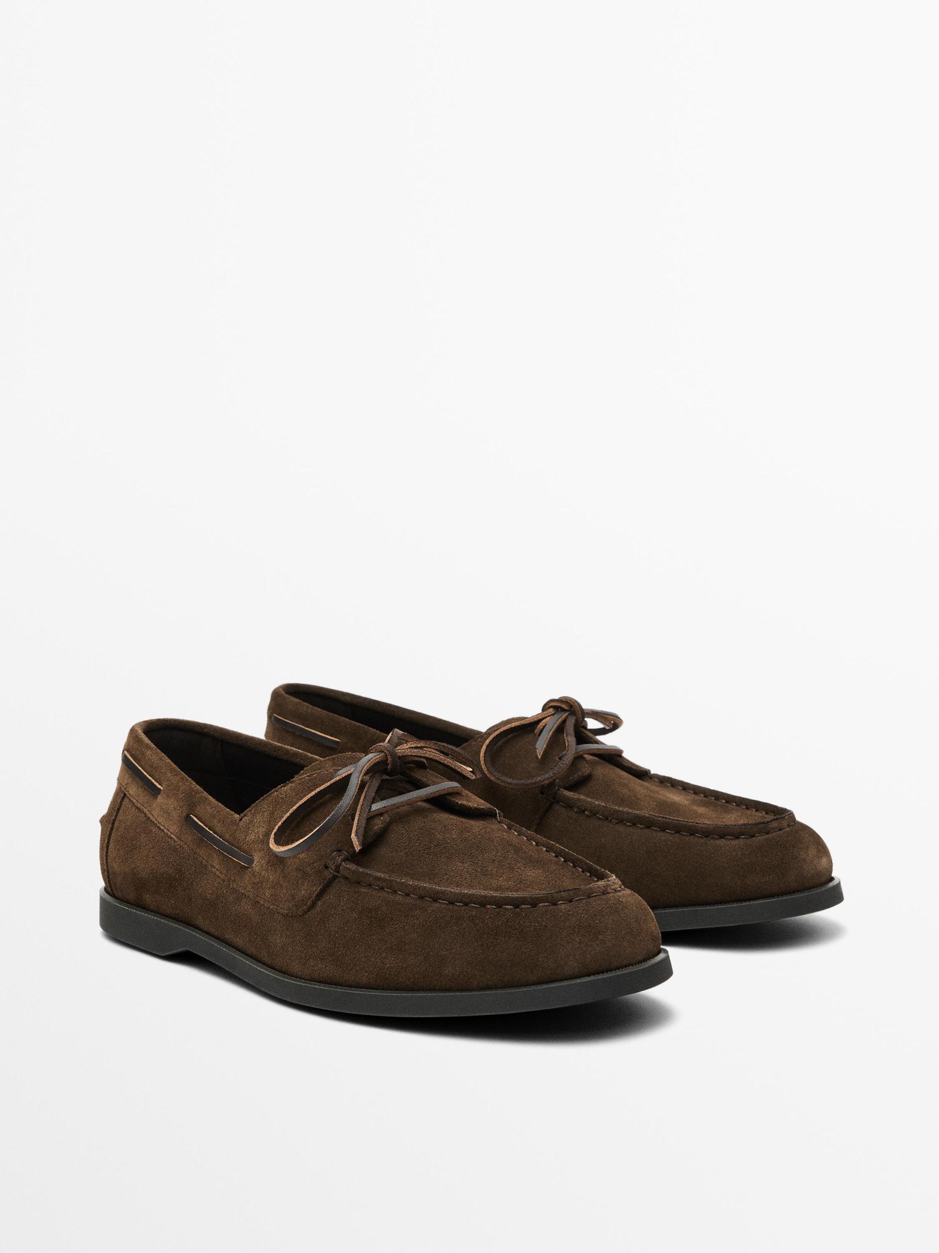 Split suede deck shoes with moc toe Product Image