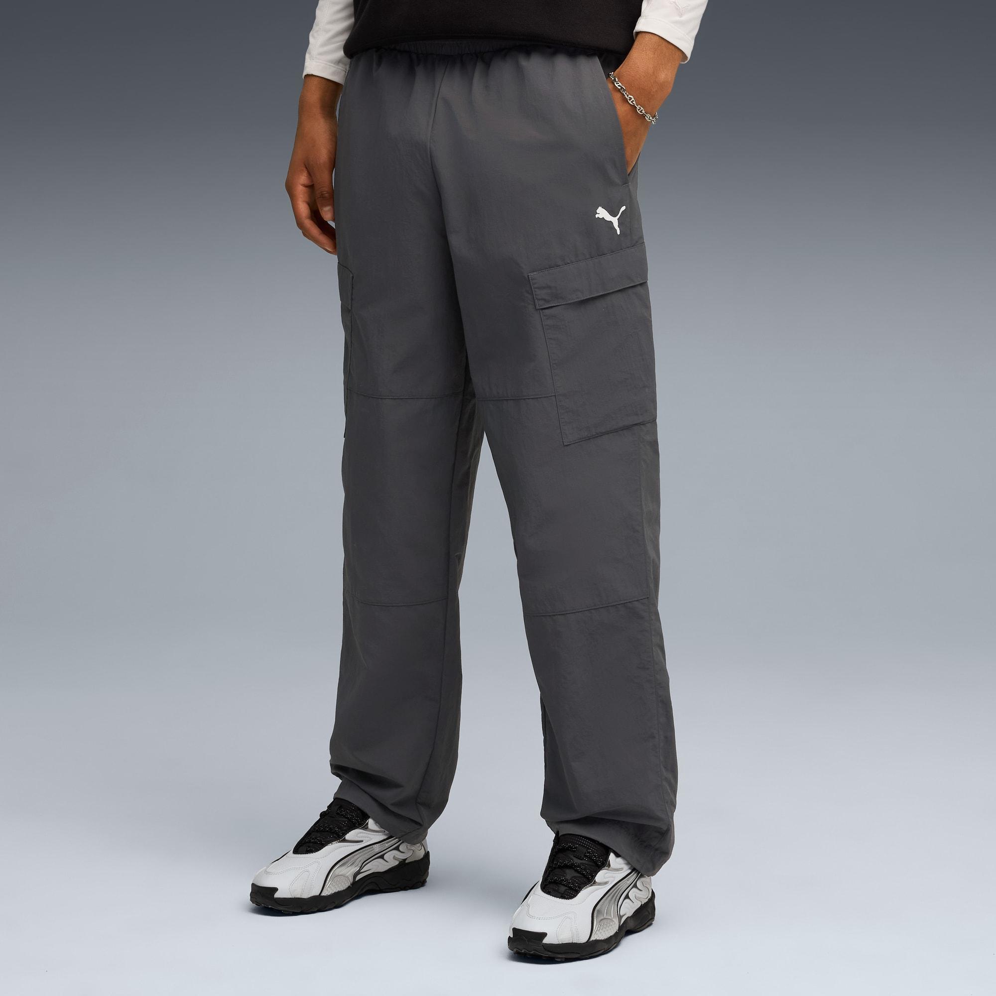 WARDROBE ESSENTIALS Men's Relaxed Cargo Pants Product Image