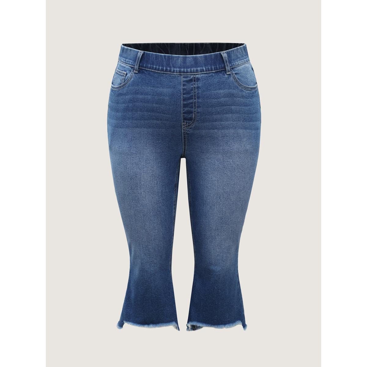 Plus Size Pull-On Frayed Capri Hem Jeans Women Midblue Leisure Medium stretch Slanted pocket Jeans BloomChic 30/6X Product Image