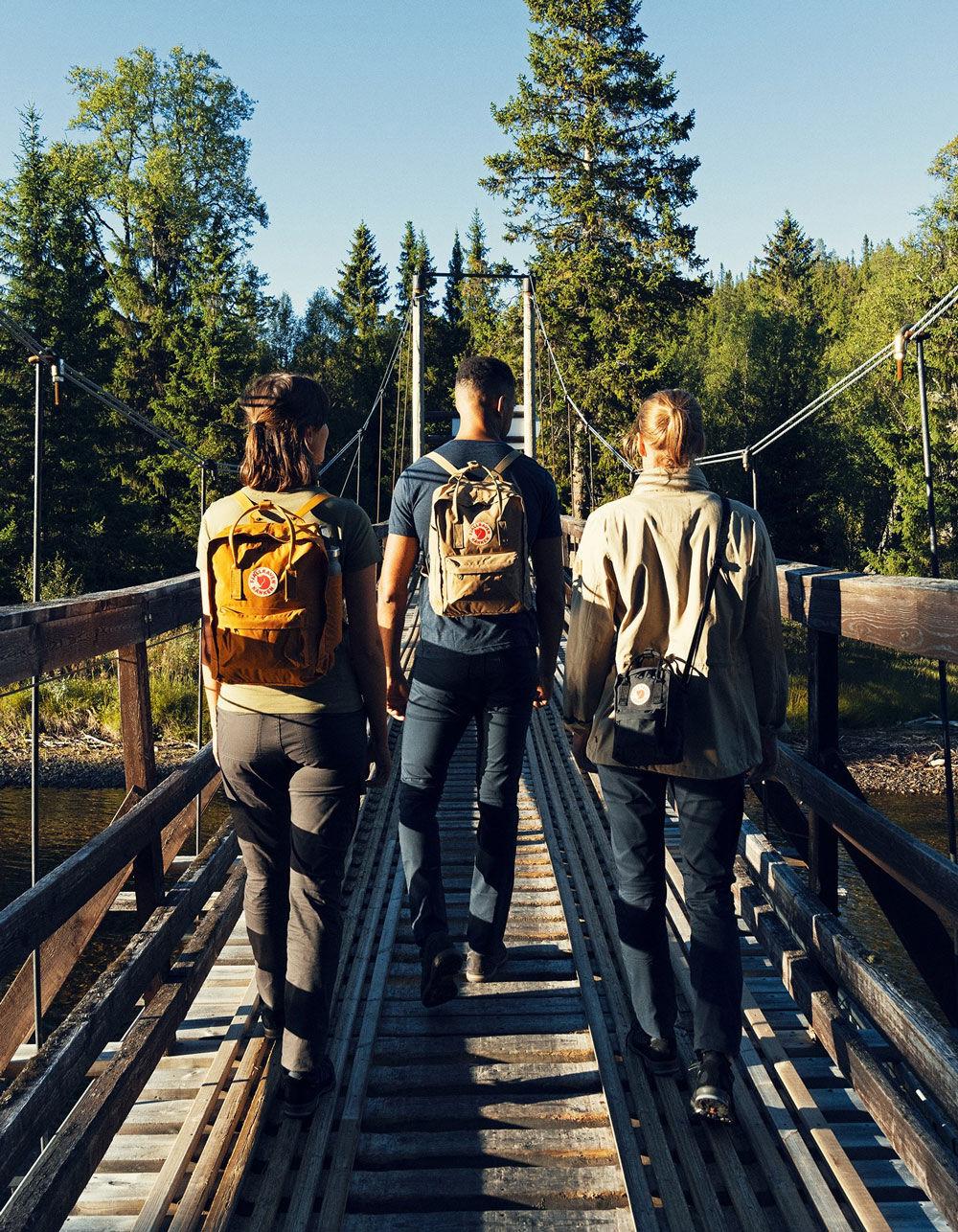 FJALLRAVEN Kånken Sling Crossbody Bag - SUNSTONE ORANGE Product Image