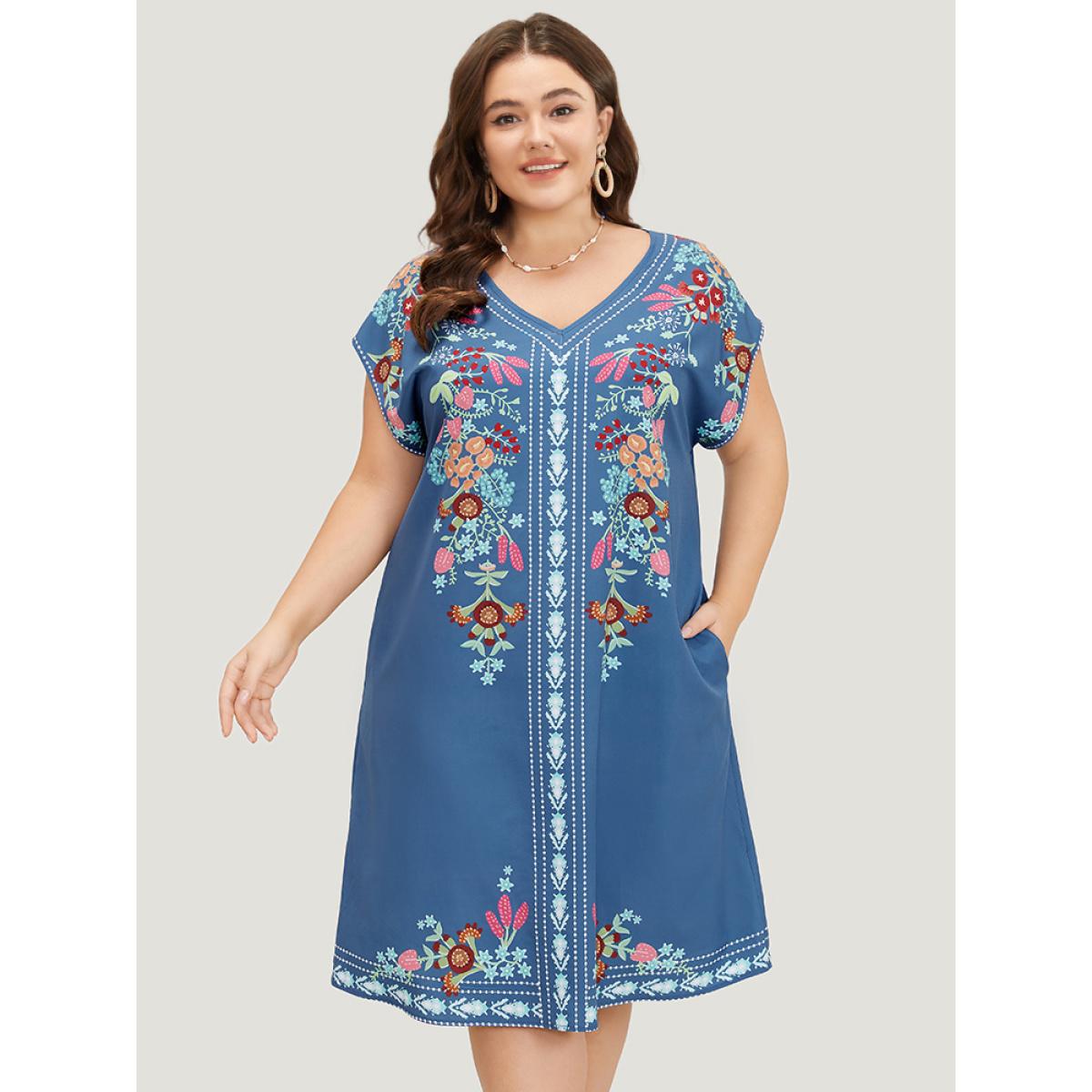 Plus Size Boho Print Pocket Dolman Sleeve Dress Aegean Women Vacation Pocket V-neck Short sleeve Curvy Knee Dress BloomChic 26/4X Product Image