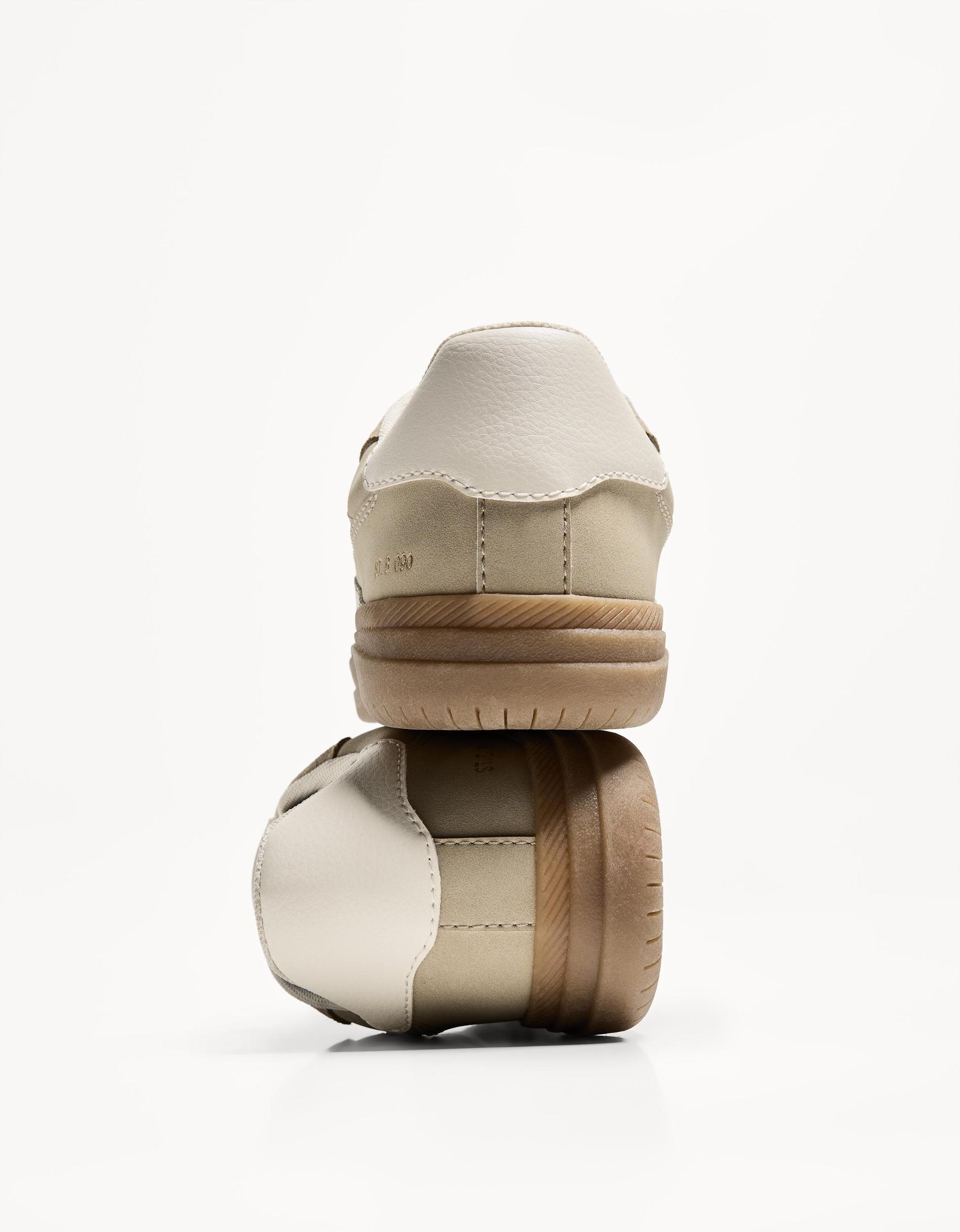 Retro sneakers Product Image