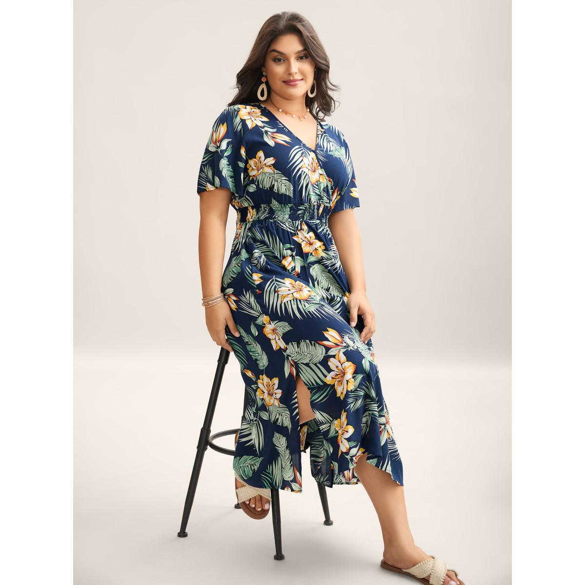 Plus Size Tropical Floral Print Shirred Waist Midi Dress DarkBlue Women Resort Overlap Collar Short sleeve Curvy BloomChic 26/4X Product Image
