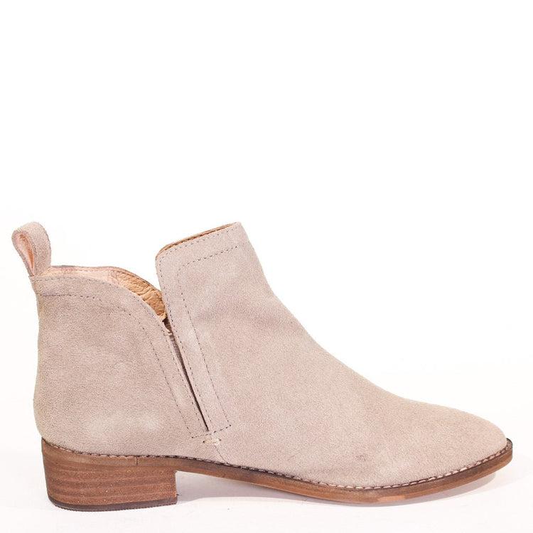 Kelly Chelsea Boots Product Image