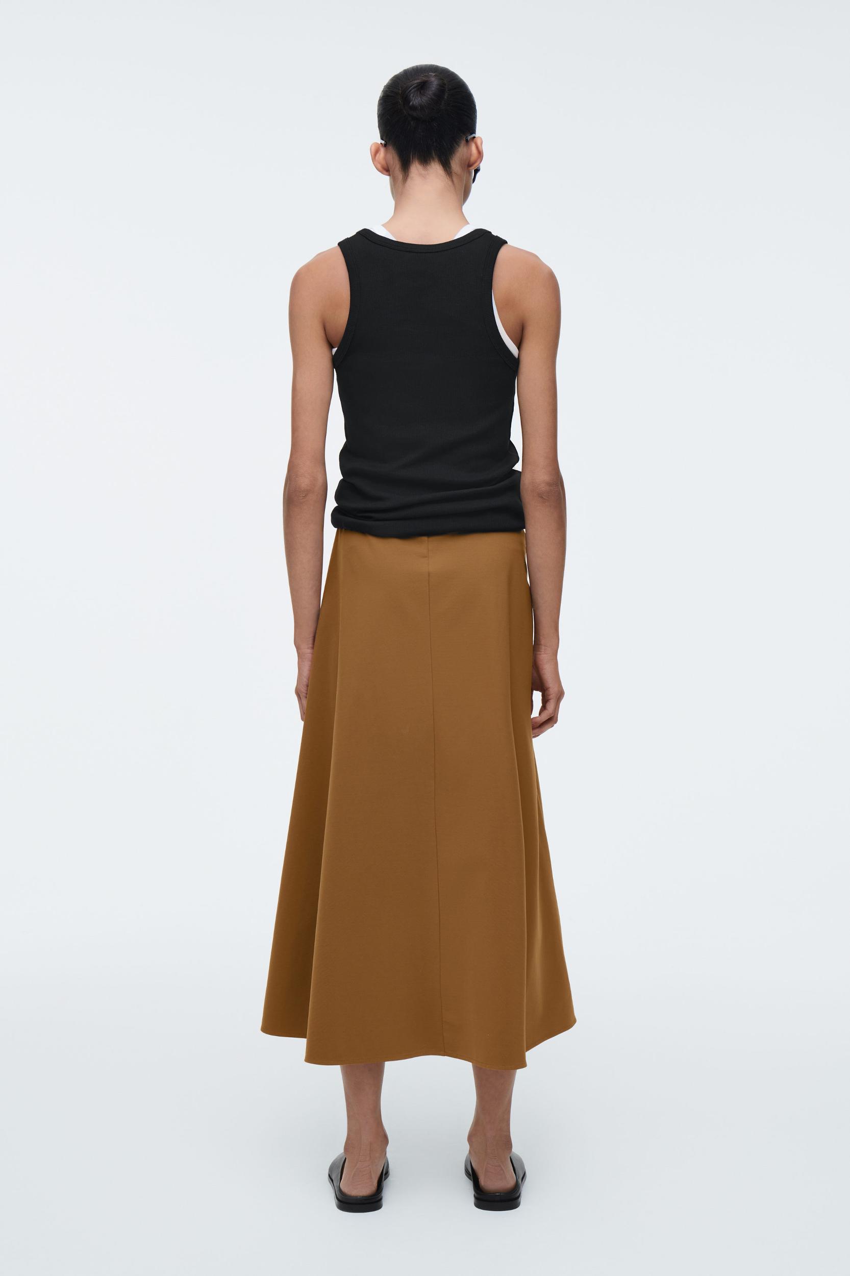 TWIST-DETAIL MIDI SKIRT Product Image