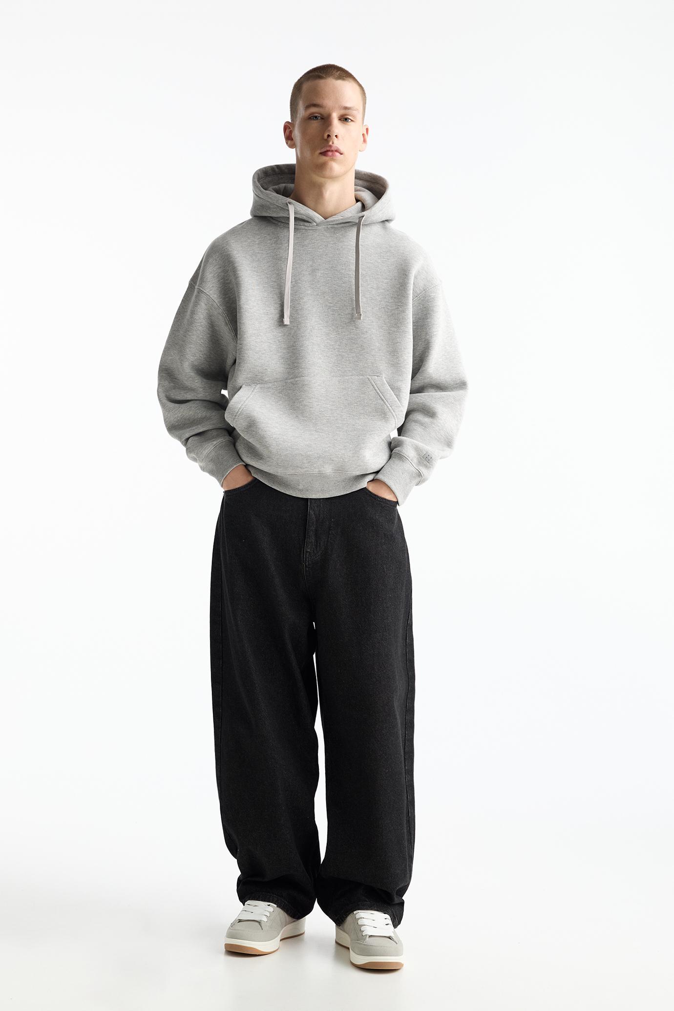 Basic hooded sweatshirt Product Image