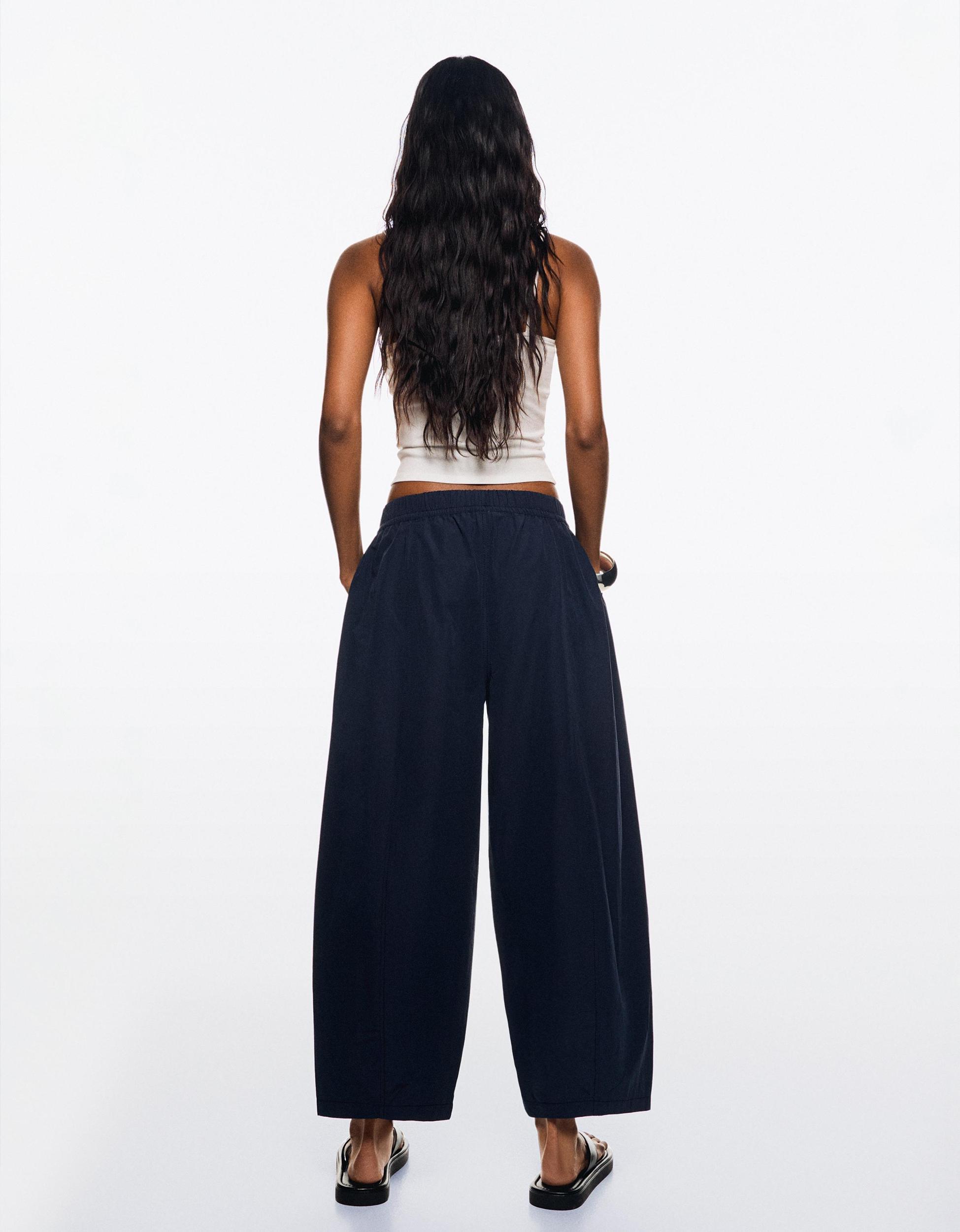Cropped barrel pants Product Image