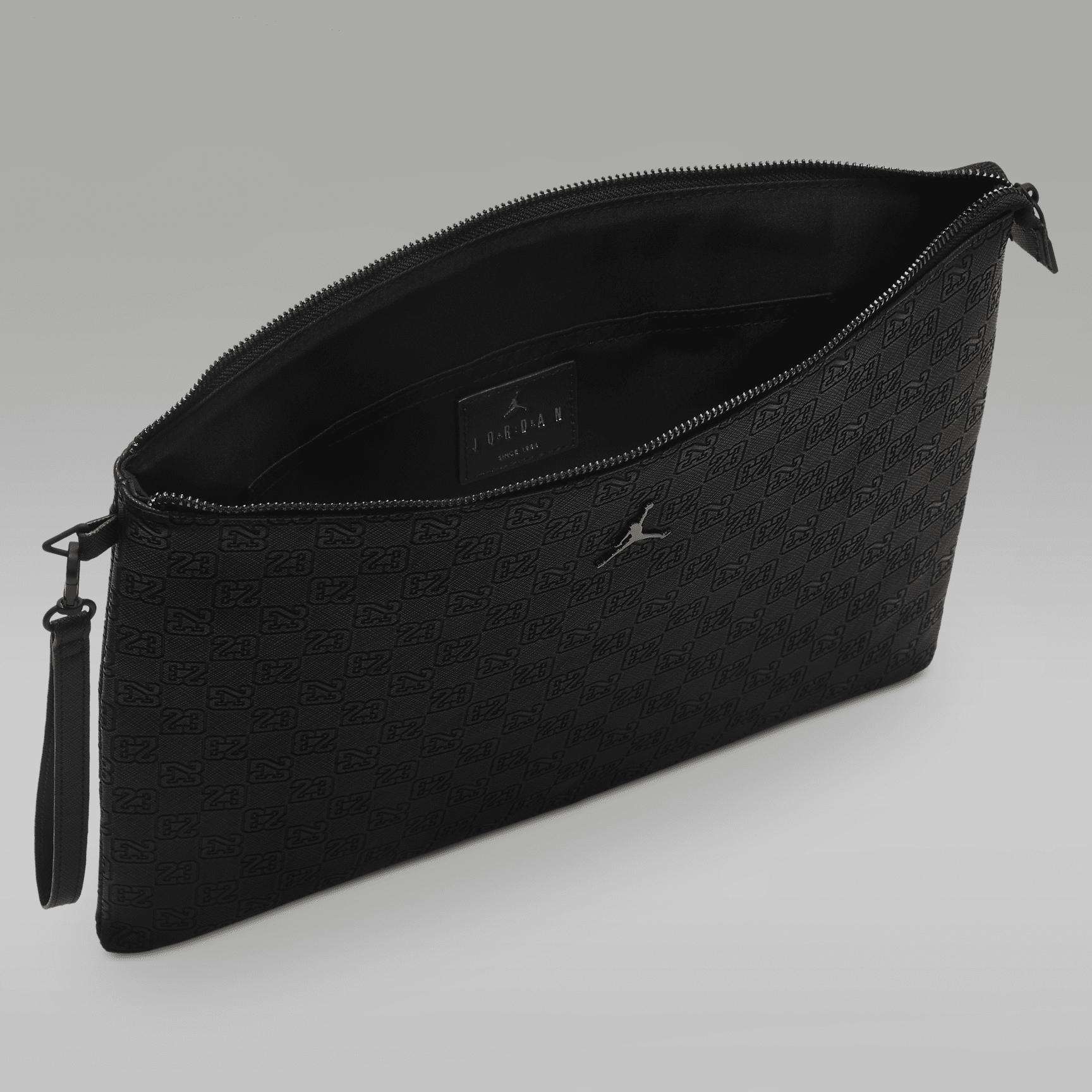 Jordan Monogram Pouch (1 L) Product Image