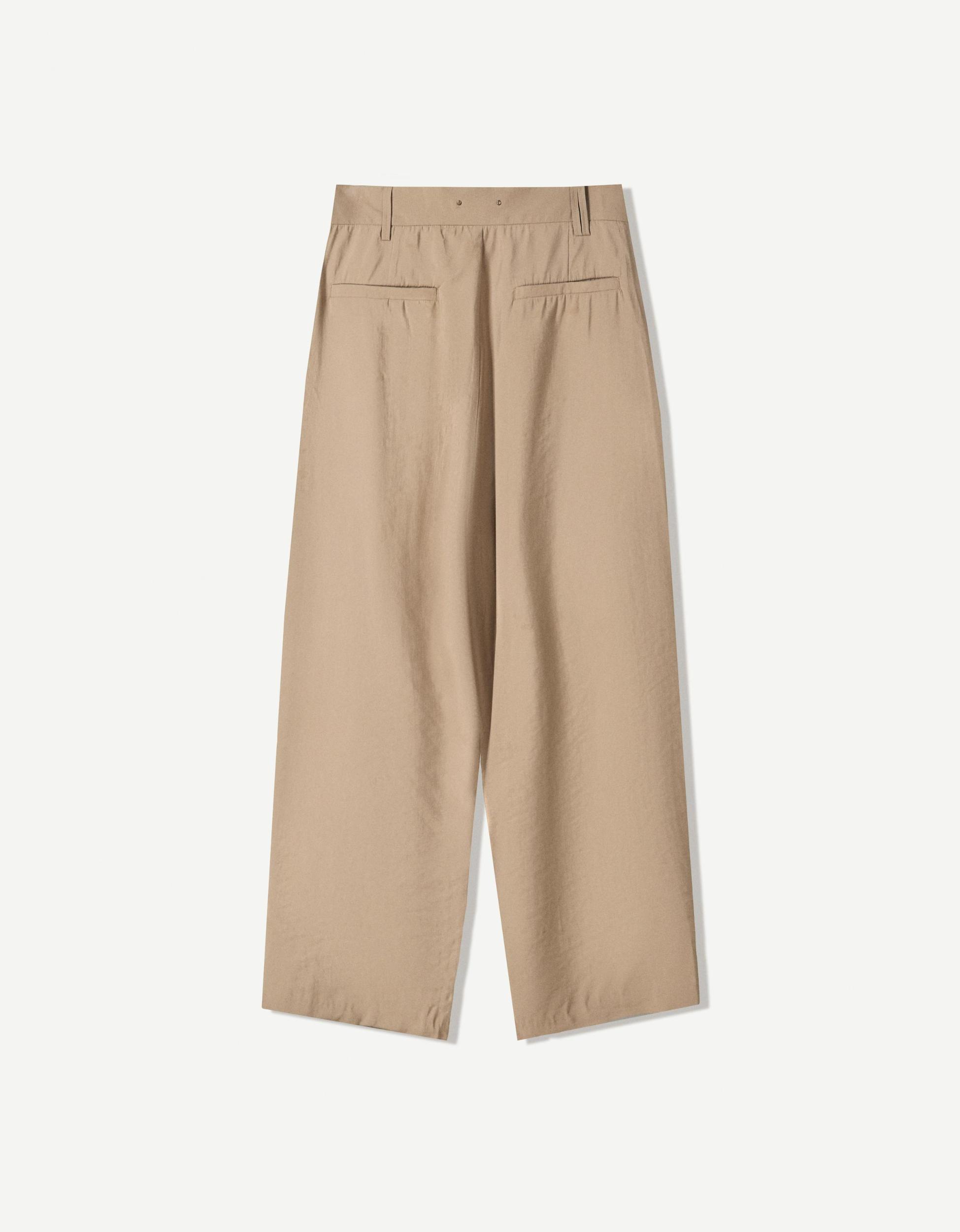 Super baggy pants with pleats Product Image