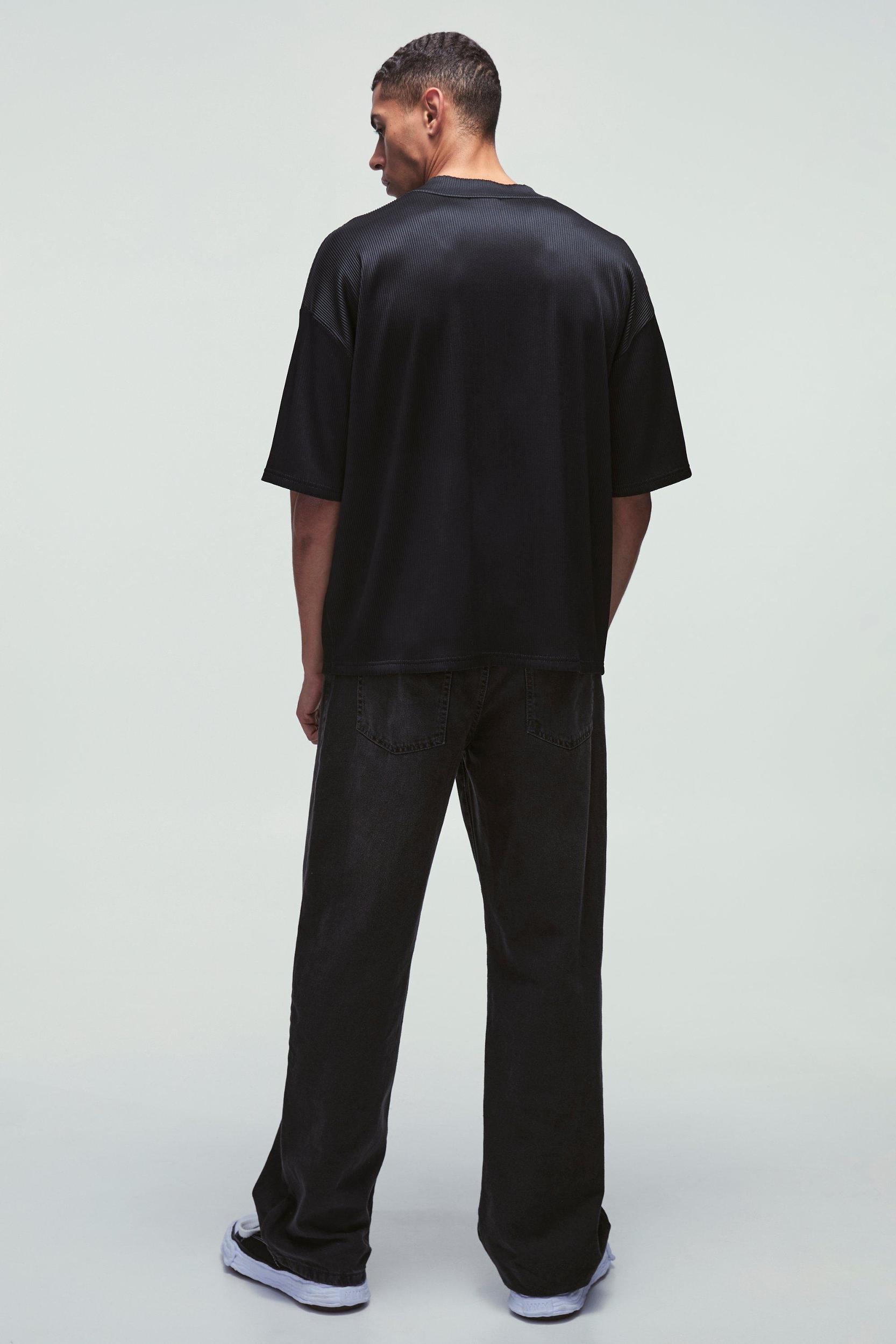 Regular Fit V-Neck Pleated Jersey T-shirt | boohooMAN USA Product Image