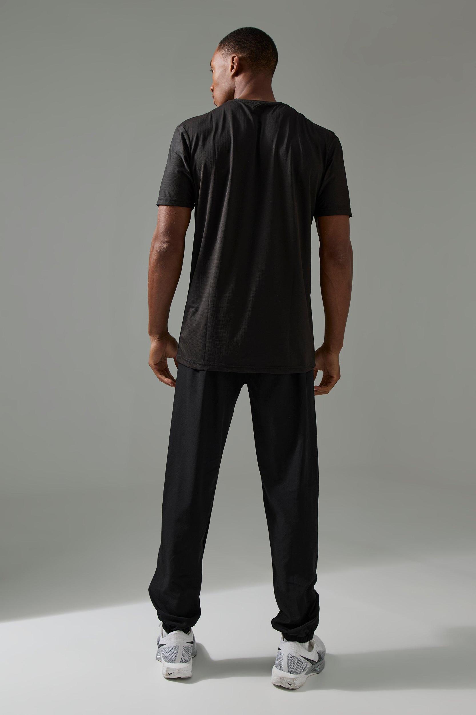 Man Active Grid Regular Fit Performance T-shirt | boohooMAN USA Product Image