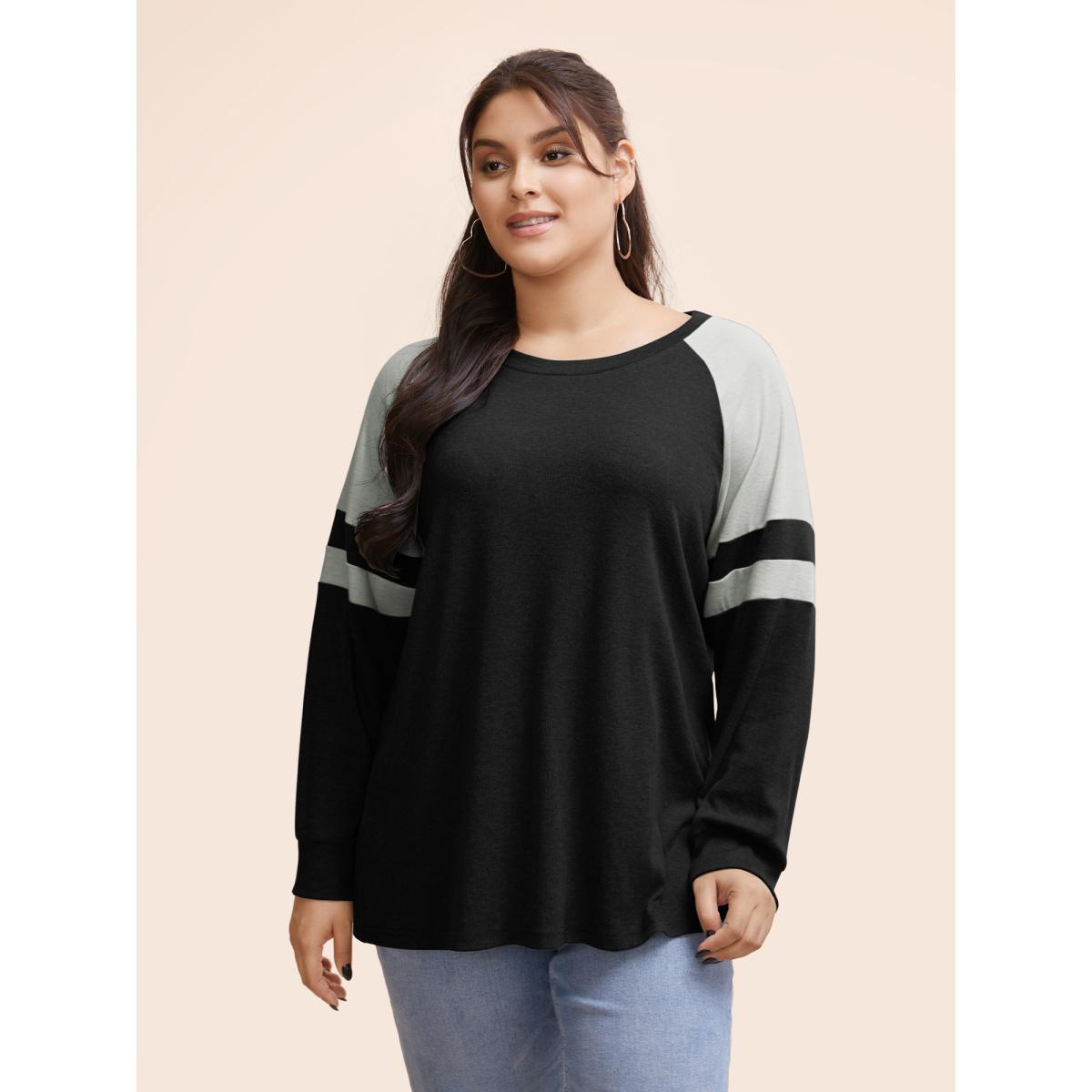 Plus Size Colorblock Contrast Stitch Raglan Sleeve T-shirt LightGray Women Casual Elastic cuffs Striped Round Neck Dailywear T-shirts BloomChic 28/5X Product Image