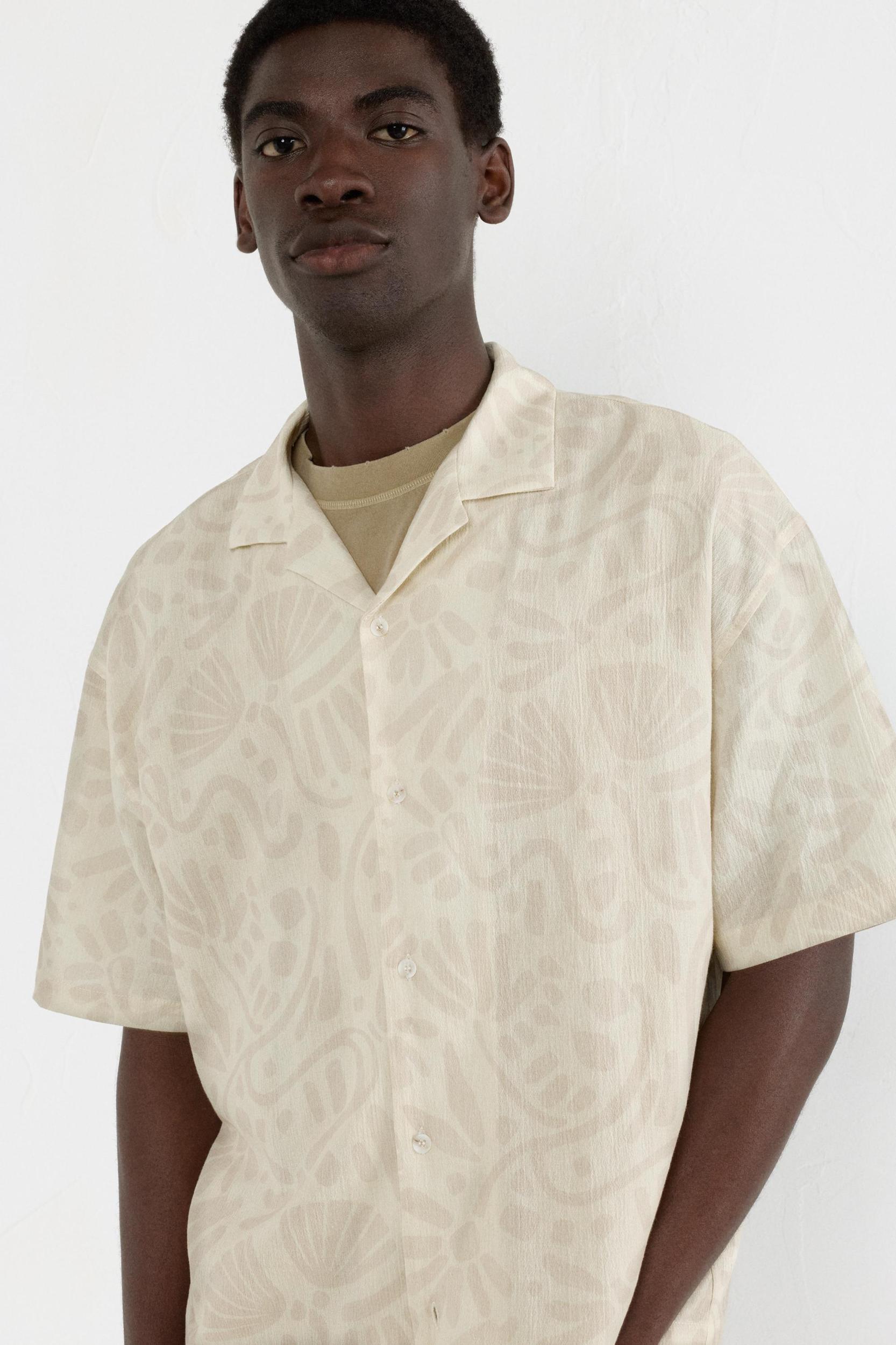 Printed short sleeve shirt Product Image