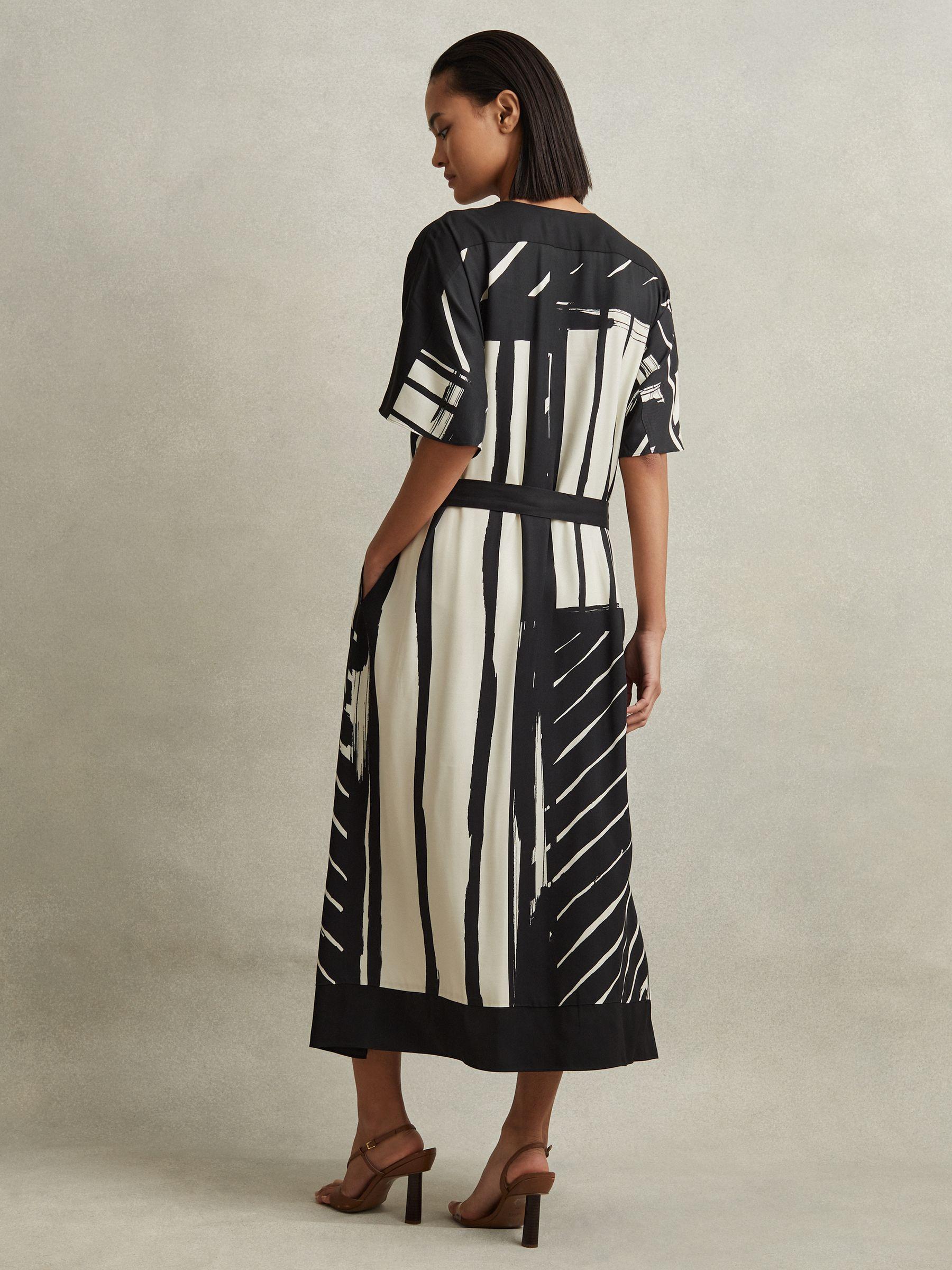 Printed Fit and Flare Midi Dress in Black/White Product Image