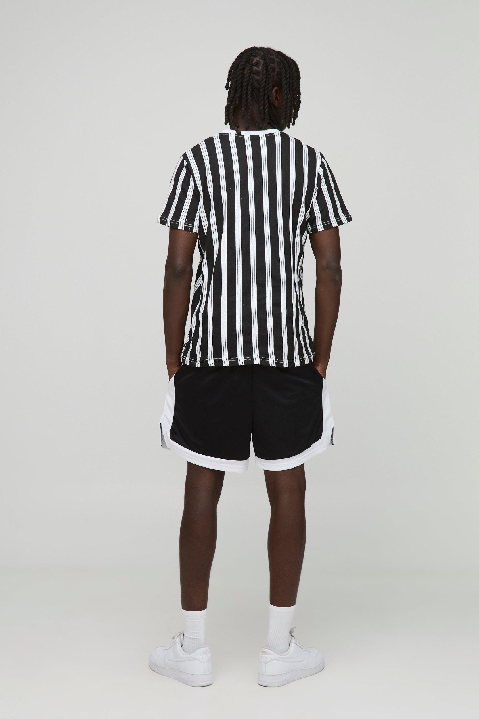 Slim BM Signature Stripe T-shirt | boohooMAN USA Product Image